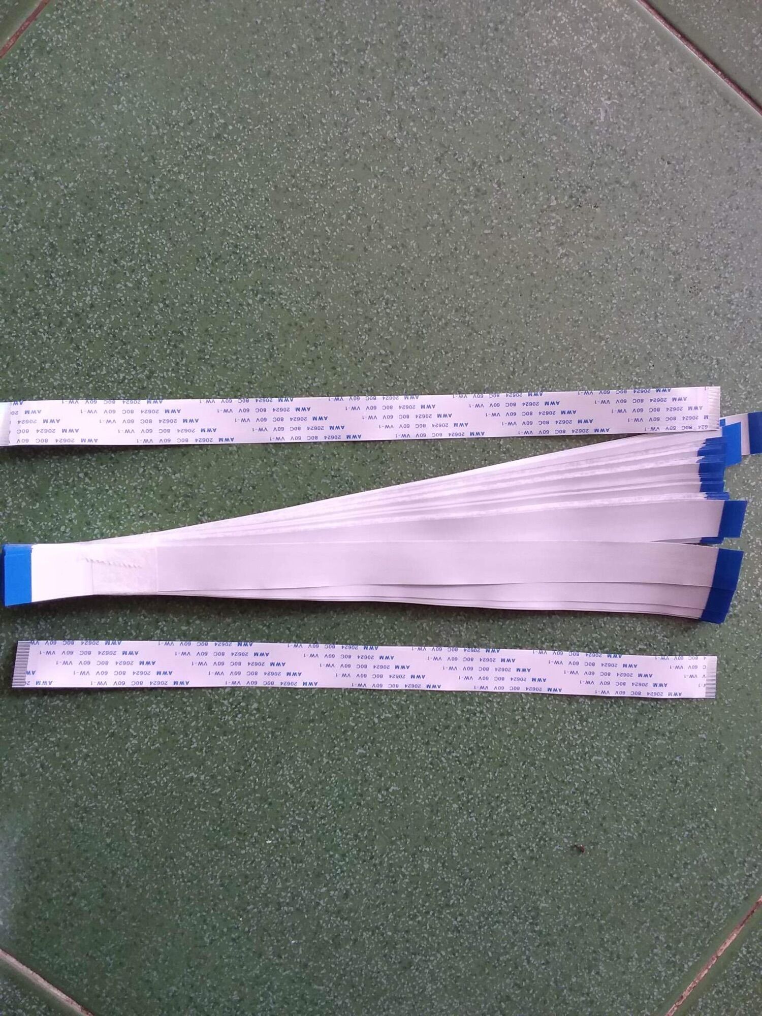 1 CHIẾC CÁP FFC 0.5-THUẬN 30 PIN-25CM