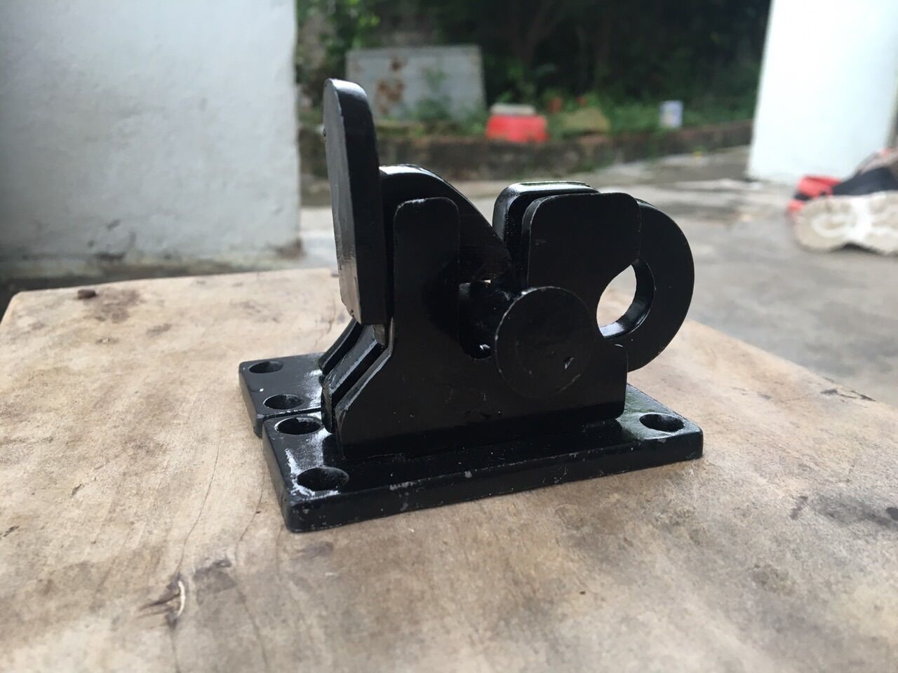 Chốt cổng tự gài