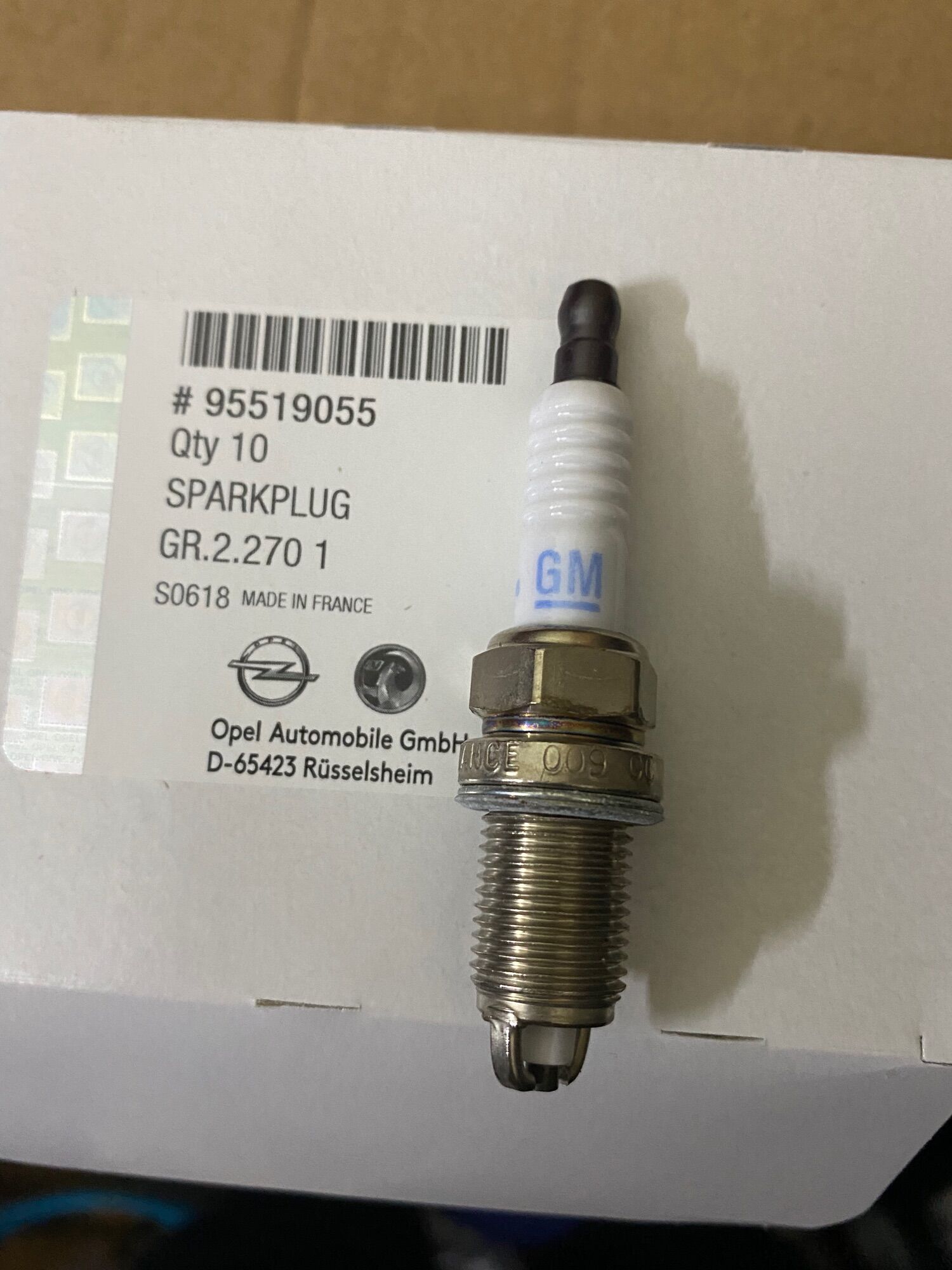 Bugi đánh lửa Captival xịn Gm:95519055