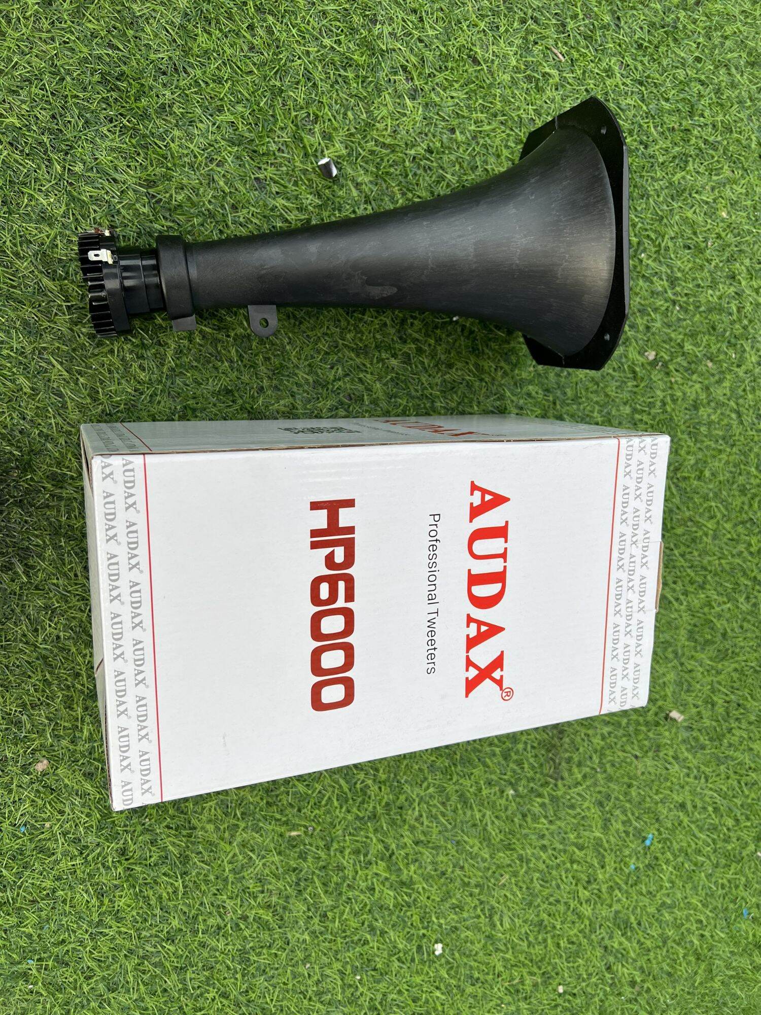 LOA PHÓNG NHÀ YẾN HP 6000