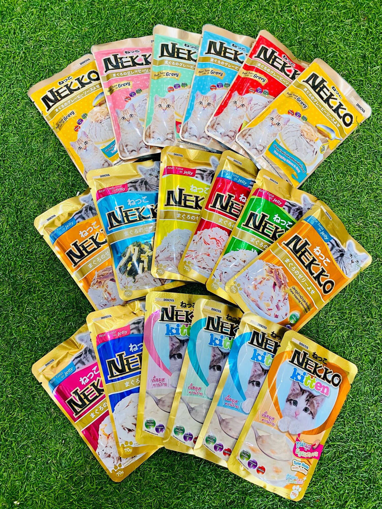 Combo 24 gói Pate cho mèo Nekko Gravy 70g mix vị