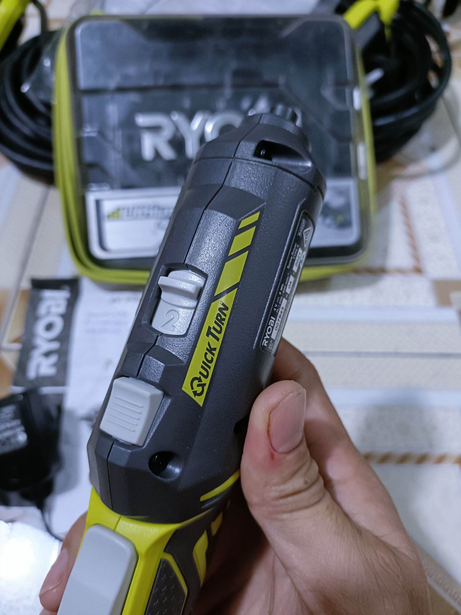 Máy bắt vít mini RYOBI 4V