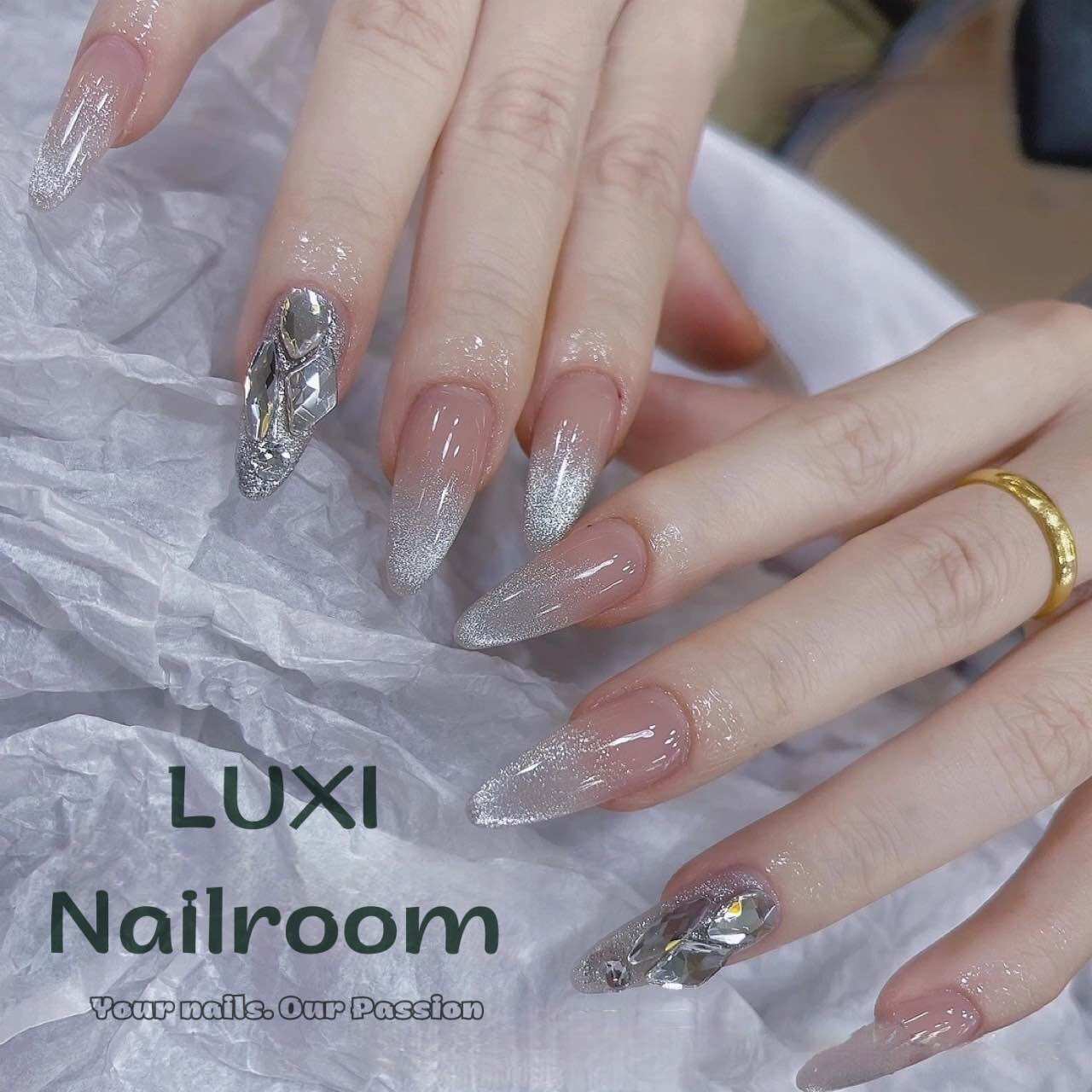 Nailbox - móng úp thiết kế mẫu thạch hồng mắt mèo ombre kết hợp đính đá