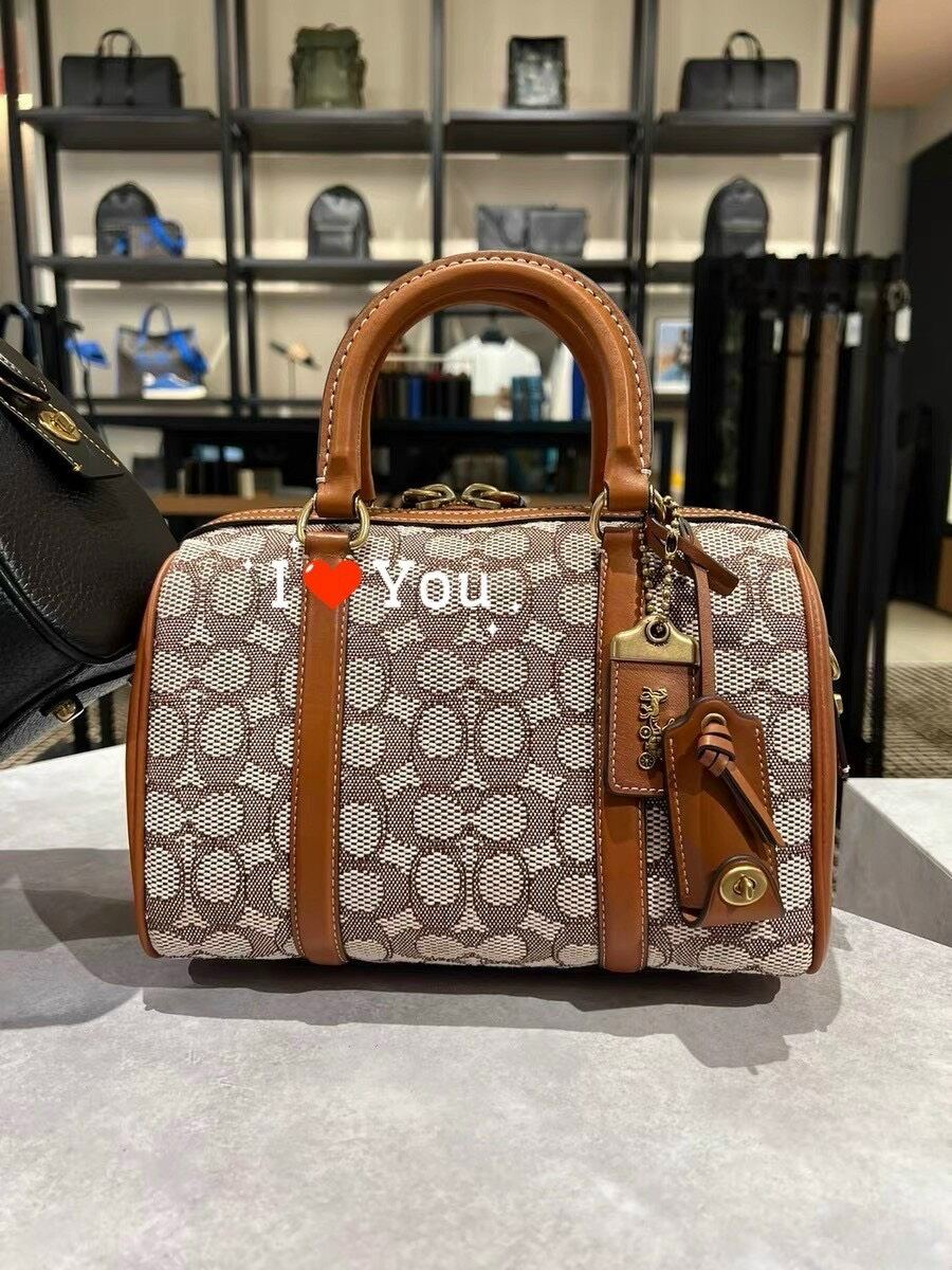 New c🅾️ach ruby satchel 25 cực kỳ sang chảnh