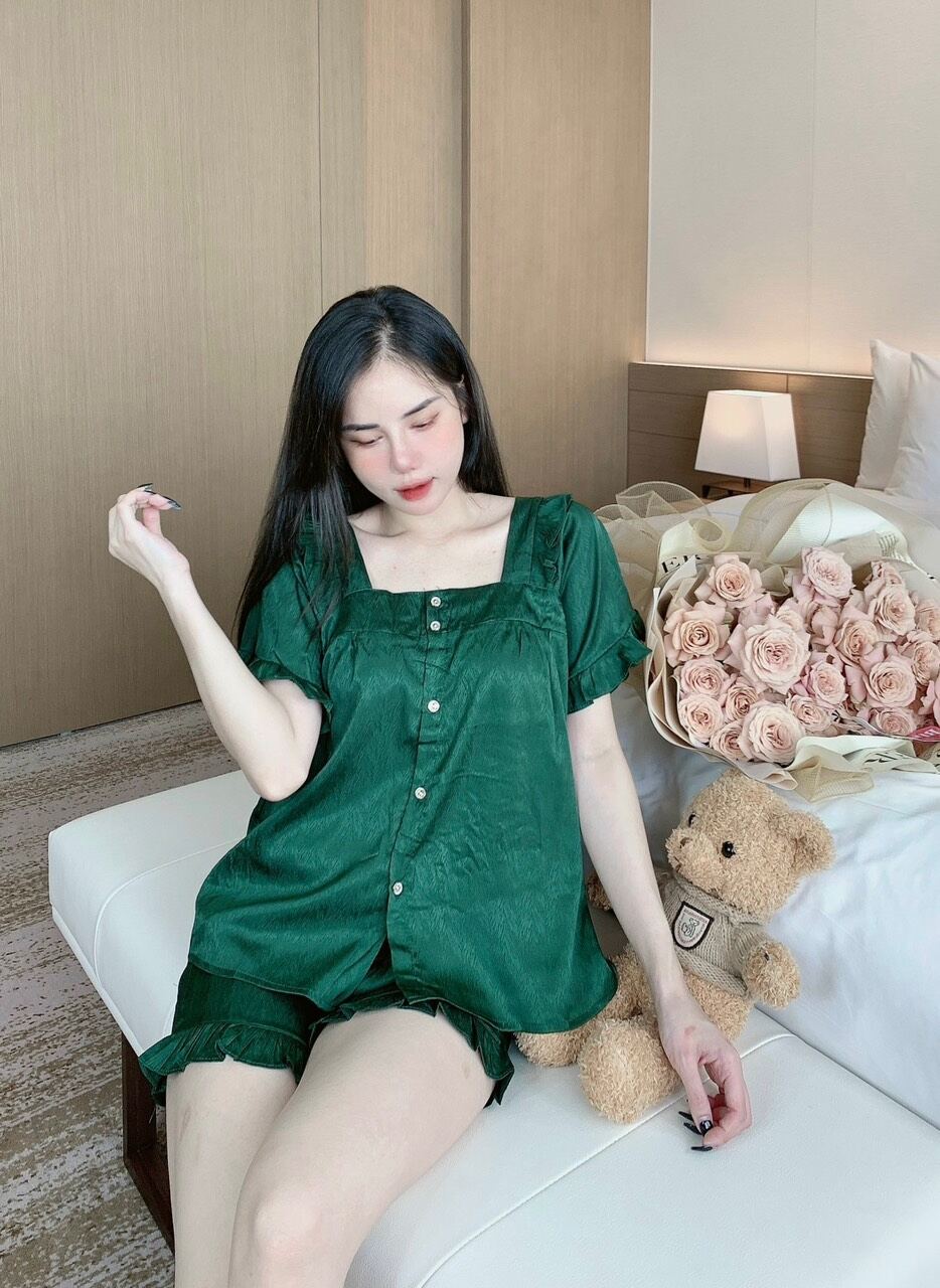 Bộ đùi cổ vuông chất liệu lụa Xước Cao Cấp, Bộ ngủ chất liệu lụa Xước mềm mịn mát