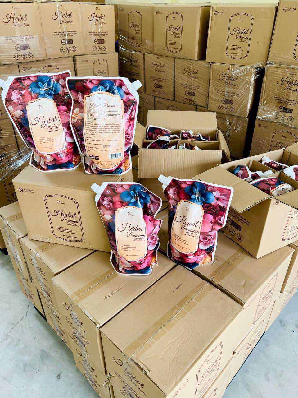 NƯỚC GIẶT HERBAL PREMIUM HƯƠNG NƯỚC HOA 3000ml