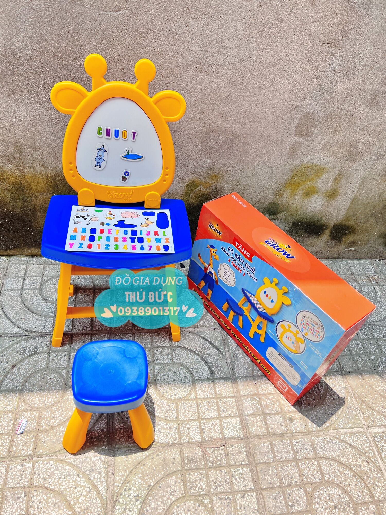 Bộ bàn ghế kèm bảng học cho bé