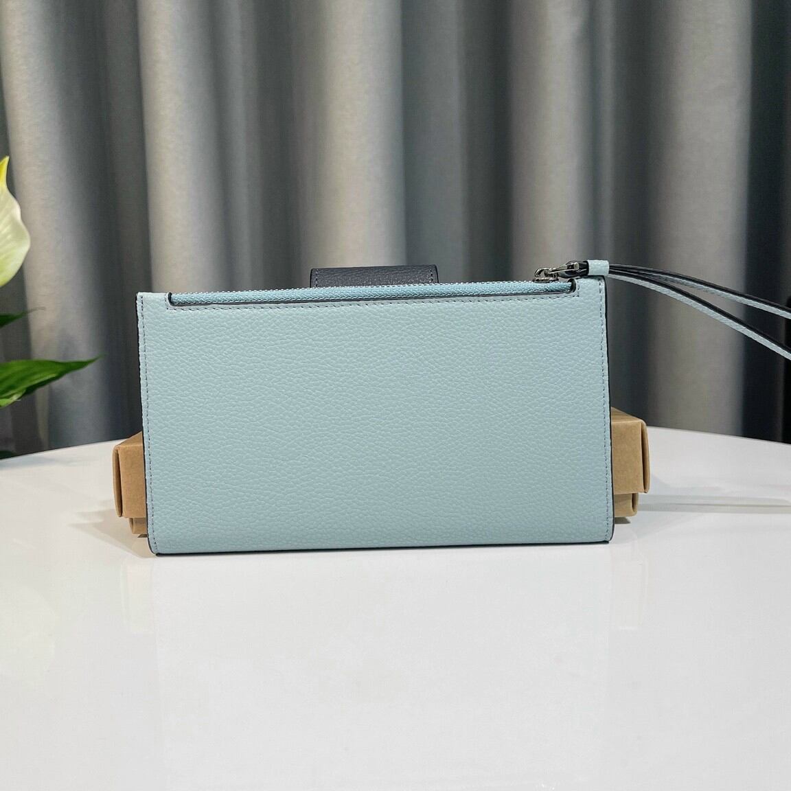 Ví Coa*ch Tech Phone Wallet sang trọng