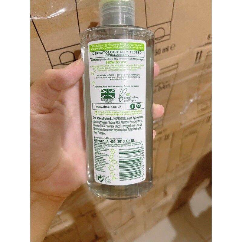 Toner nước hoa hồng Simple 200ml