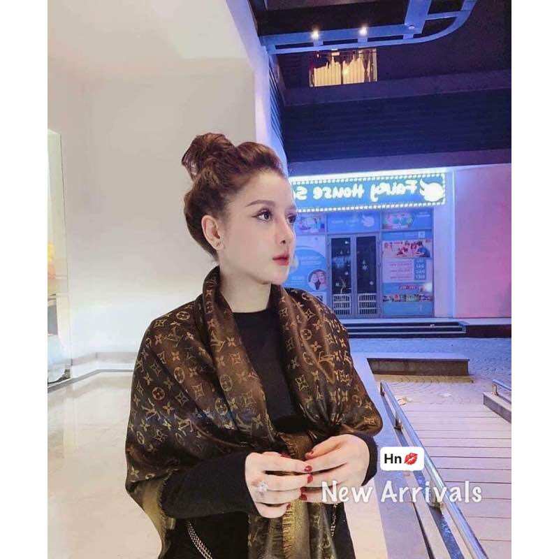 Khăn choàng gấm cao cấp (kt 140*140 cm)