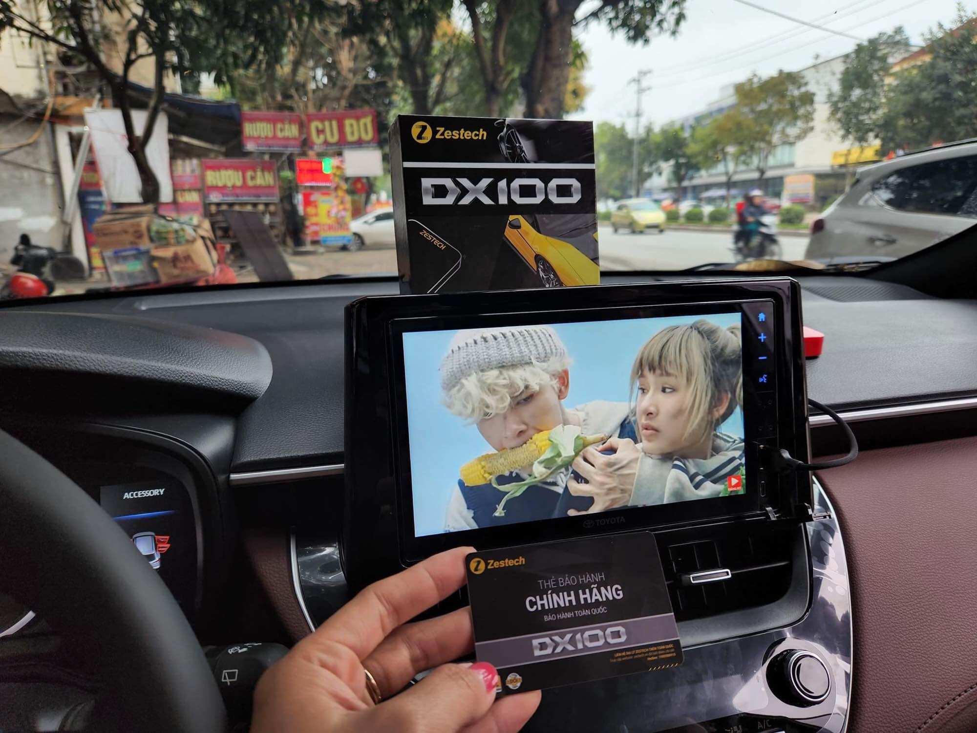 Android box ô tô Zestech DX100