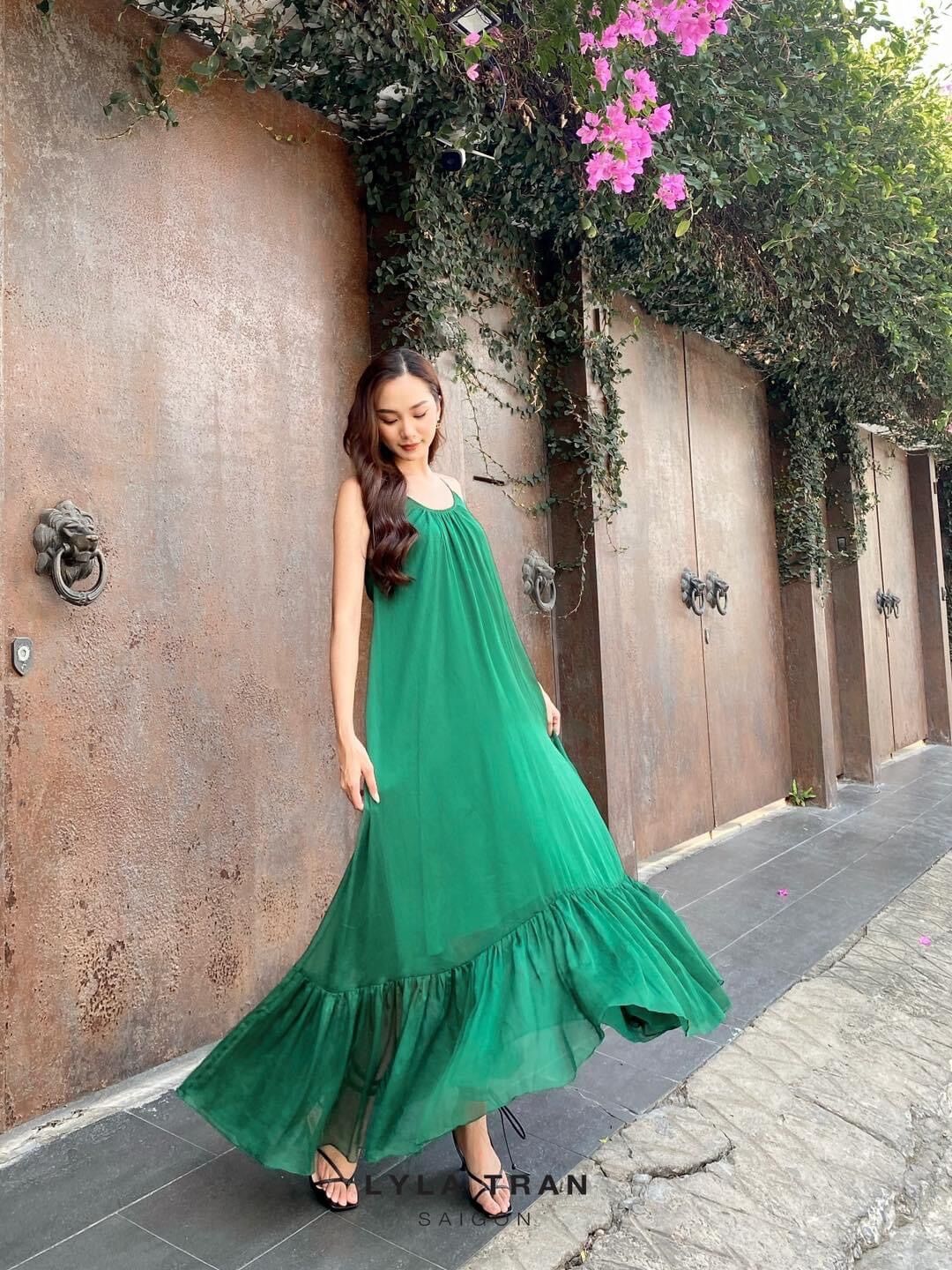 Đầm 2 dây cổ yếm phom maxi hở lưng đi biển siêu xinh(LALA)