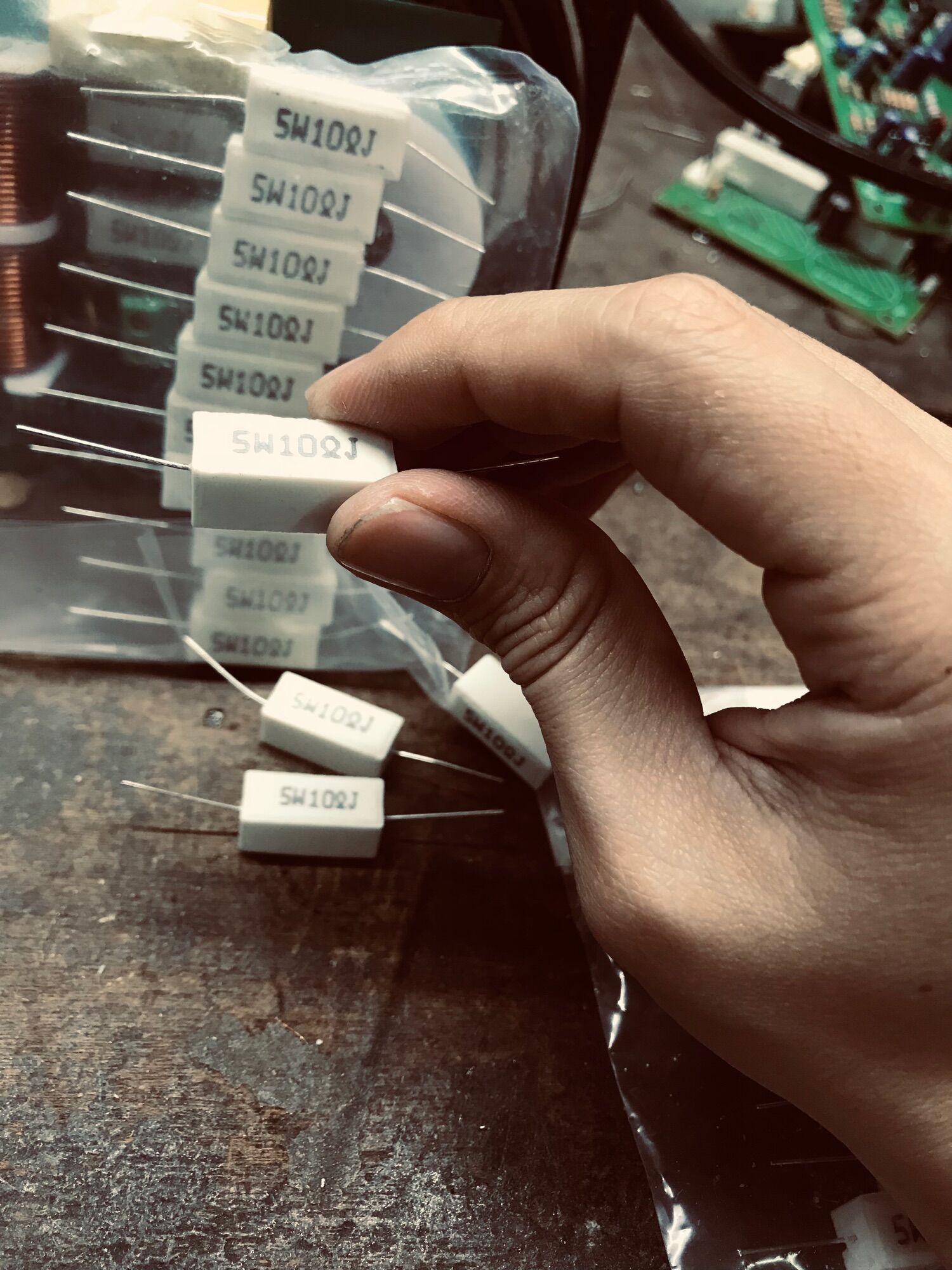 [GIÁ 10 CON] ĐIỆN TRỞ SỨ 5W 10 OHM
