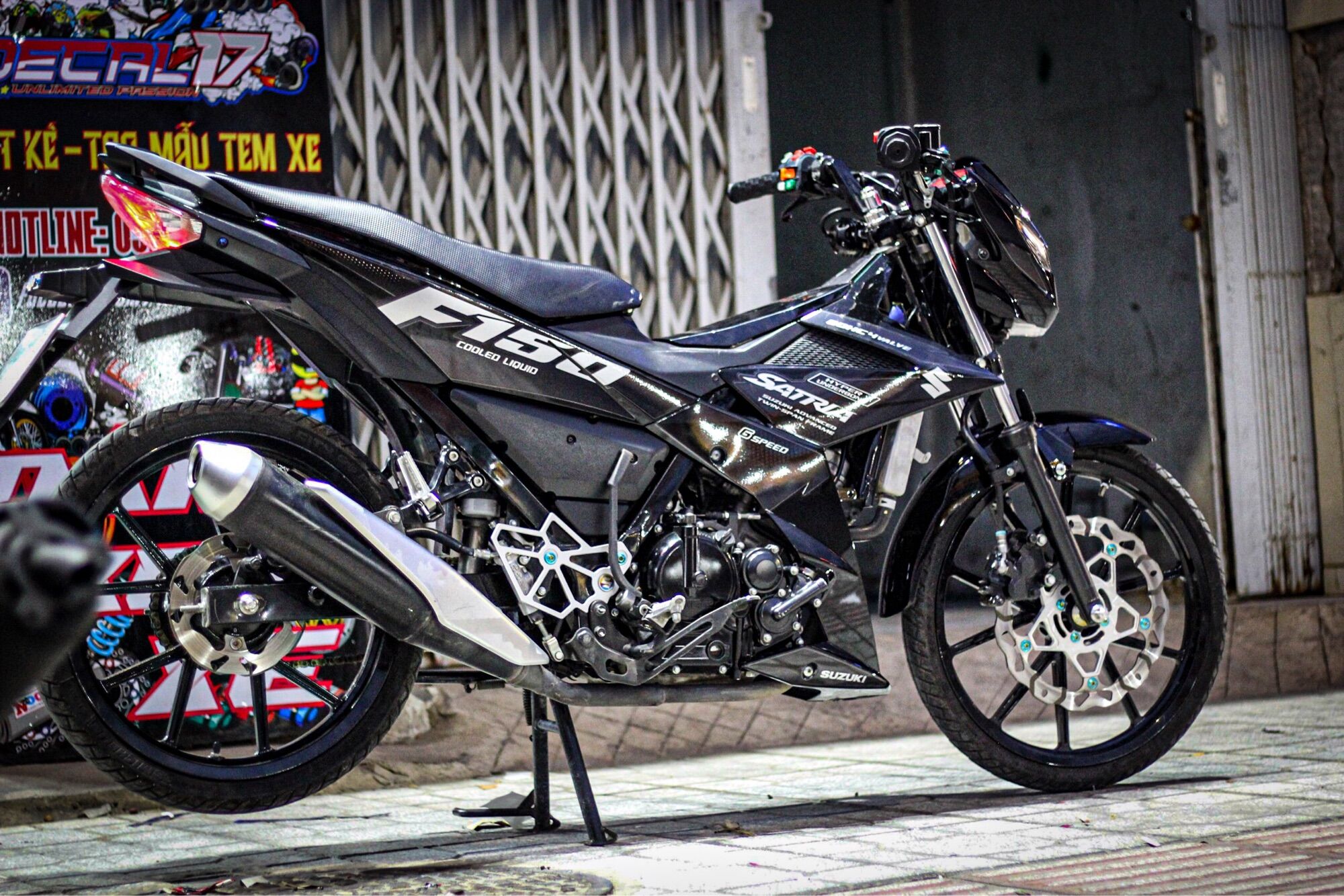 Tem xe satria full đen F150