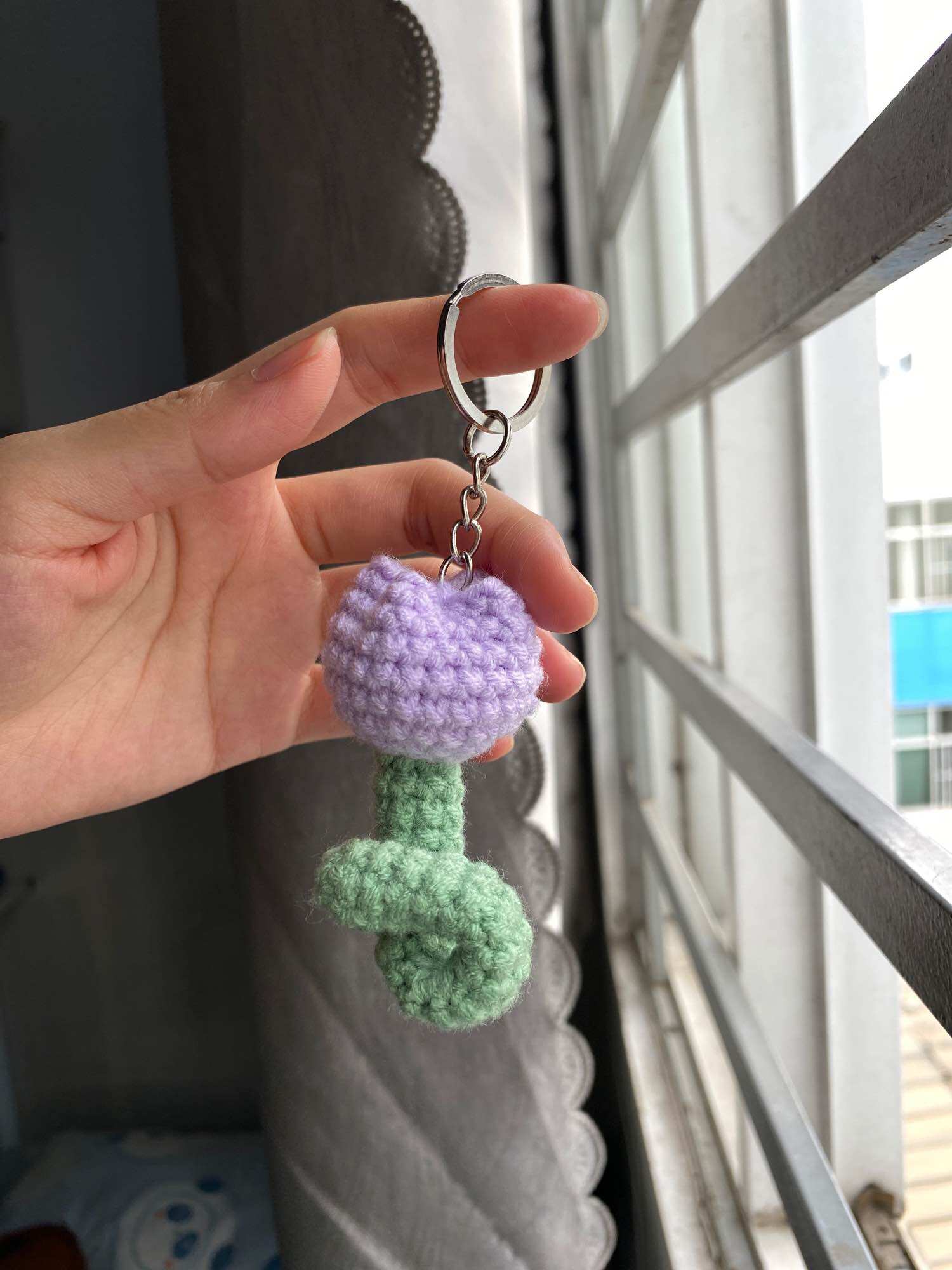 Móc khoá hoa tulip mini handmade bằng len