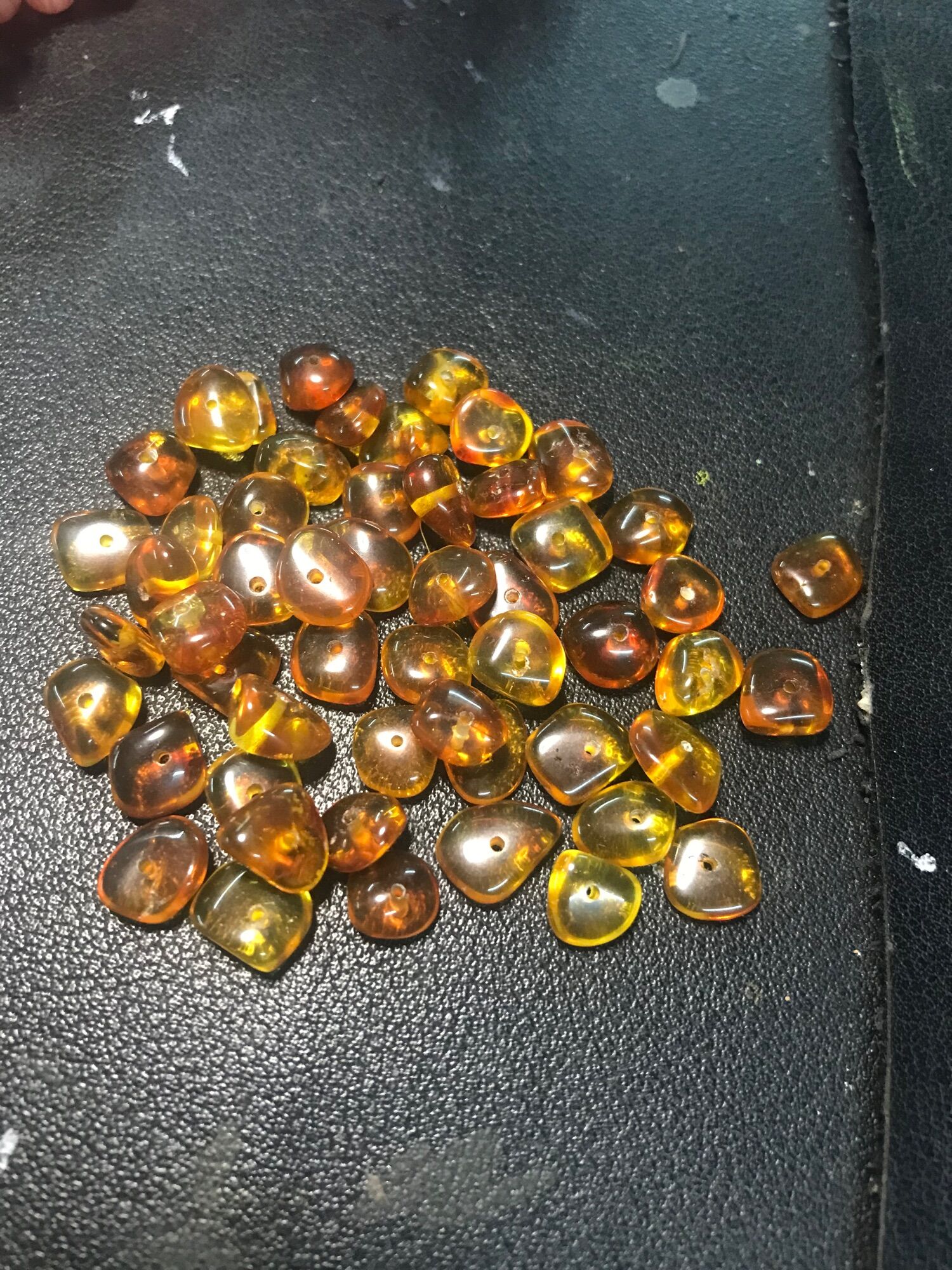 [5 viên] Set 5 viên lẻ h.ổ phách- Amber xỏ lỗ, rìa thô mài bóng, làm HandMade, DIY