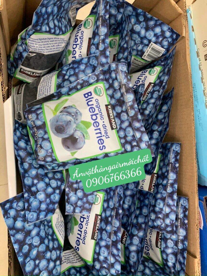 Việt Quất Sấy Khô Blueberries Kirkland Signature 567g