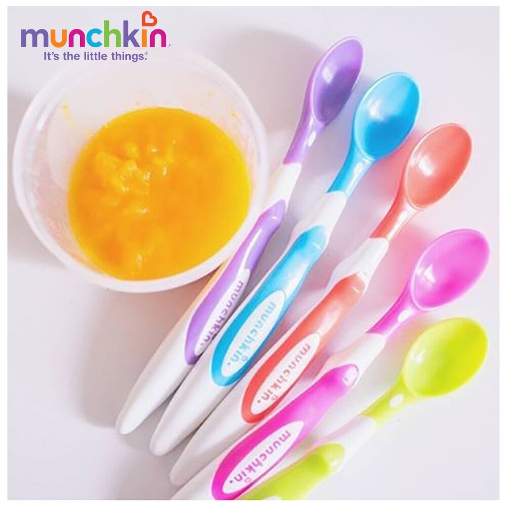 Thìa mềm Munchkin dành cho bé ăn dặm.