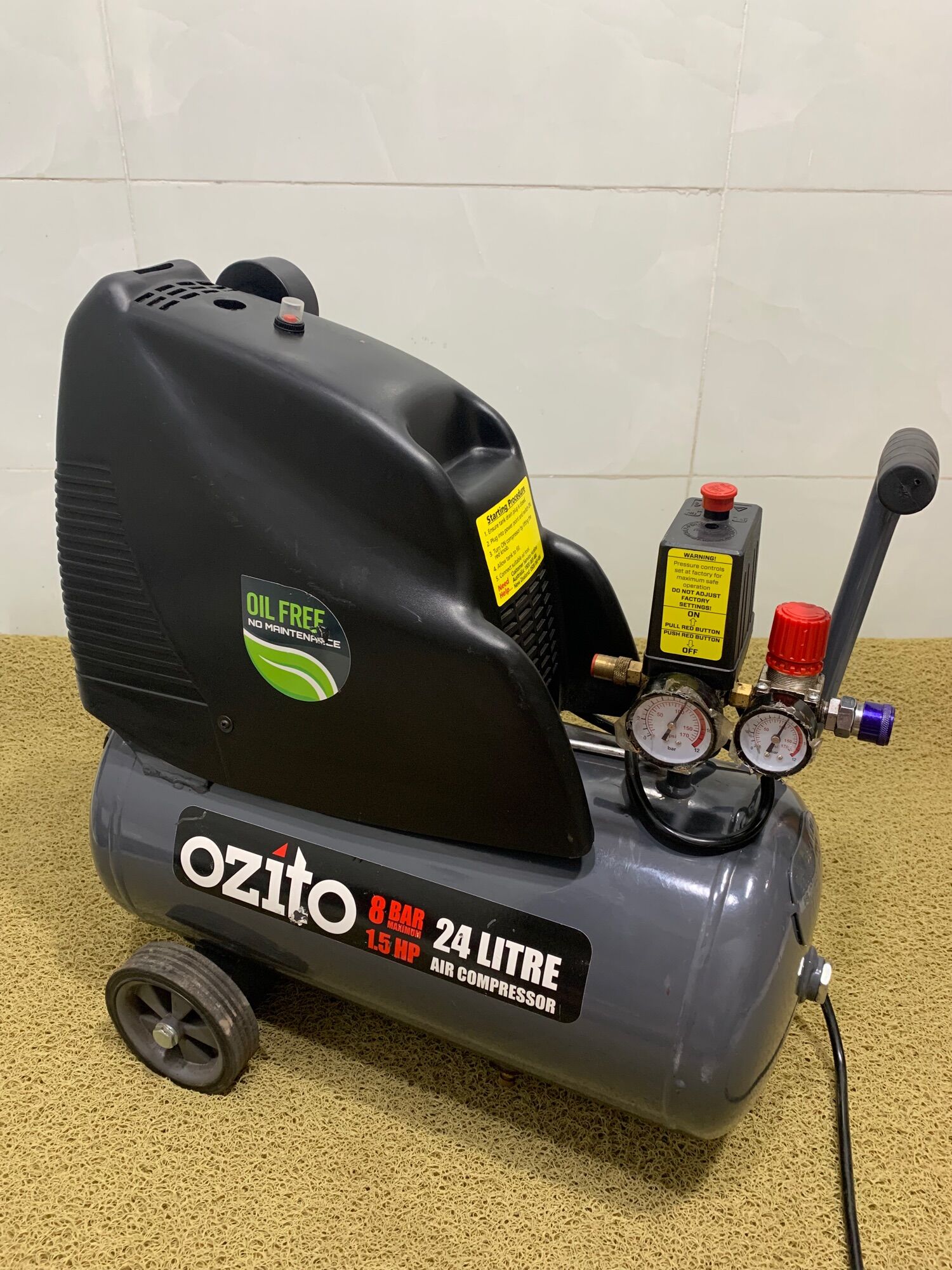 Máy Bơm Hơi Ozito 24Lít