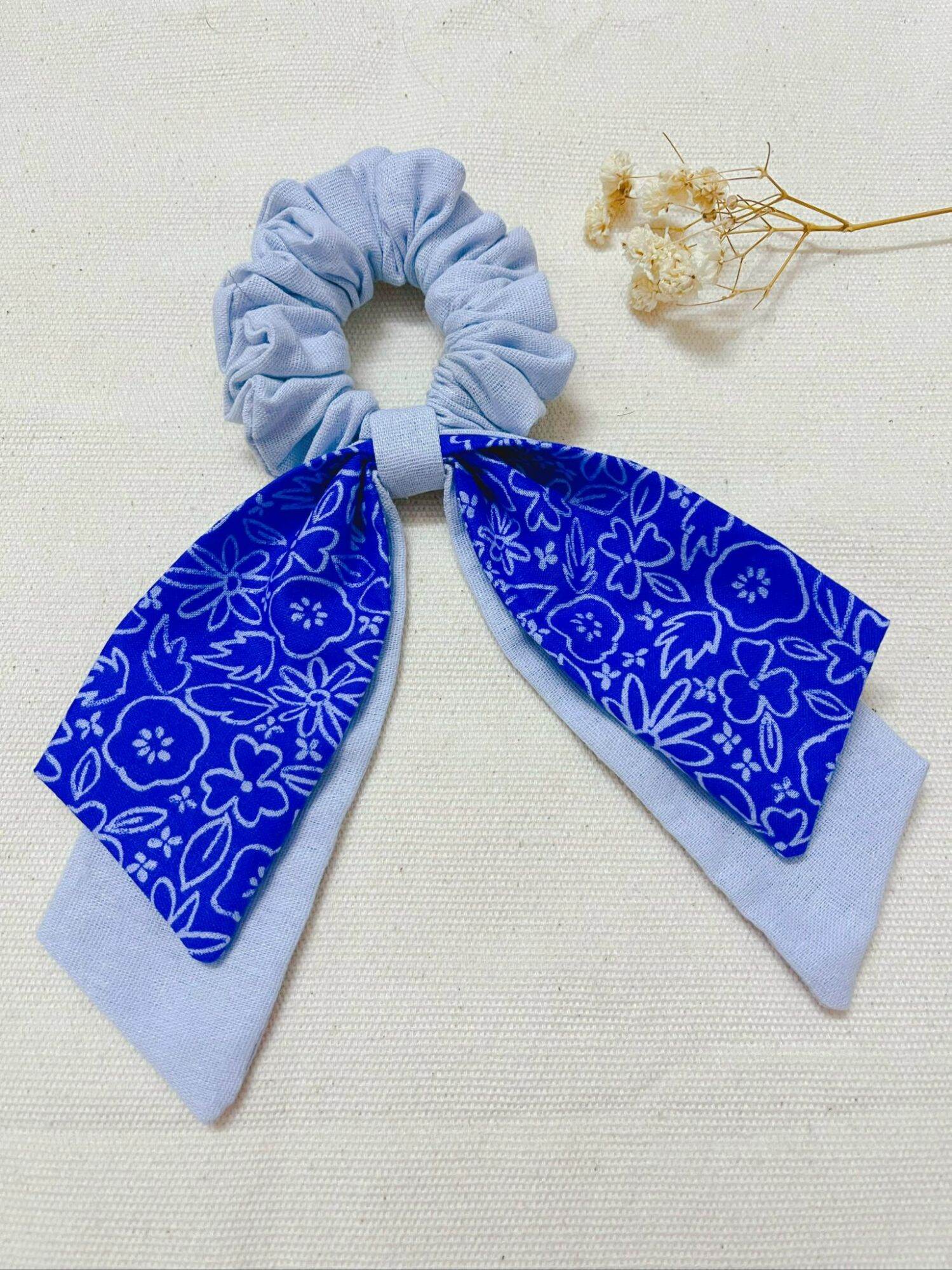1 cái Scrunchies buộc tóc bằng lụa, thắt nơ hoa handmade phụ kiện dây cột tóc siêu dễ thương cho bạn nữ.