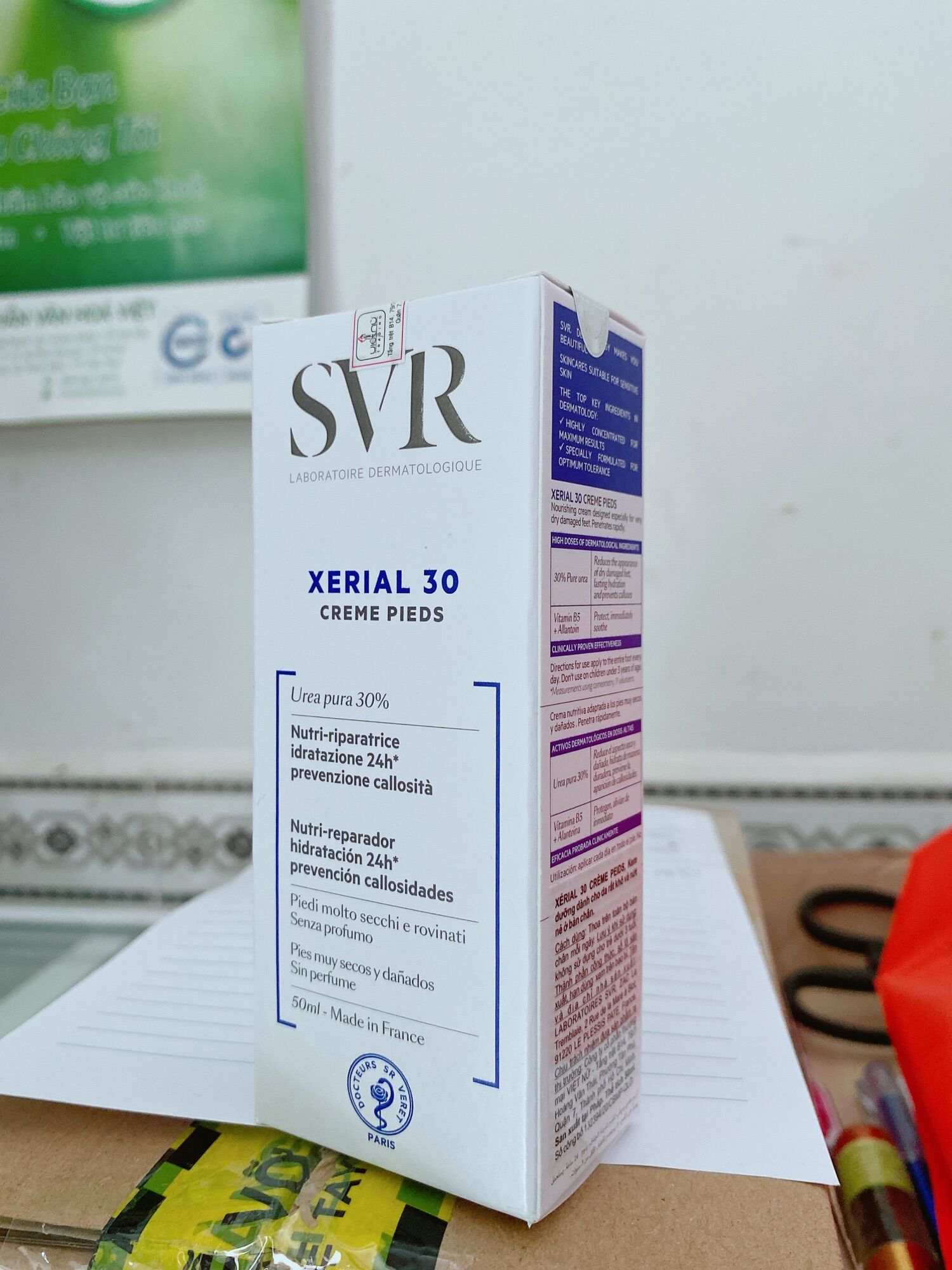 Kem dưỡng dành cho da rất khô và nứt nẻ ở bàn tay bàn chân svr xerial 30 creme pieds 50ml