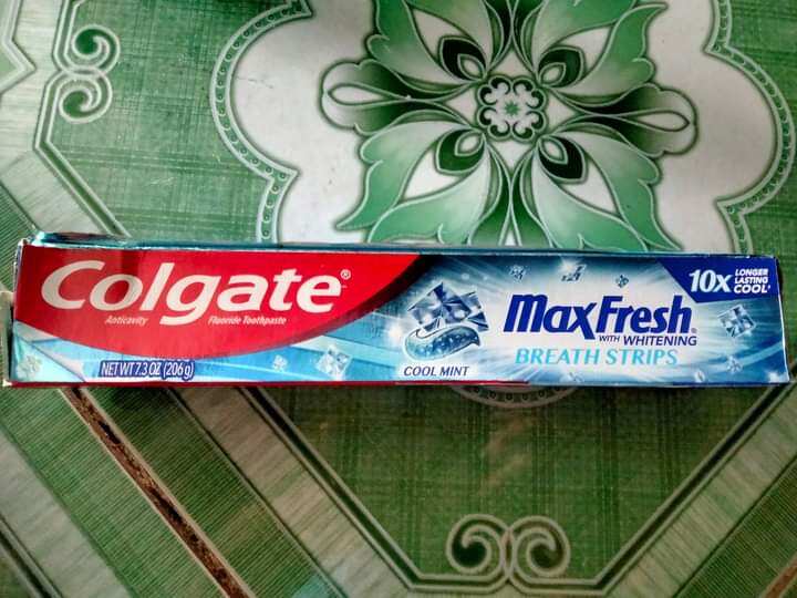 kem đánh răng Colgate Maxfresh Whitening 206g - Mỹ