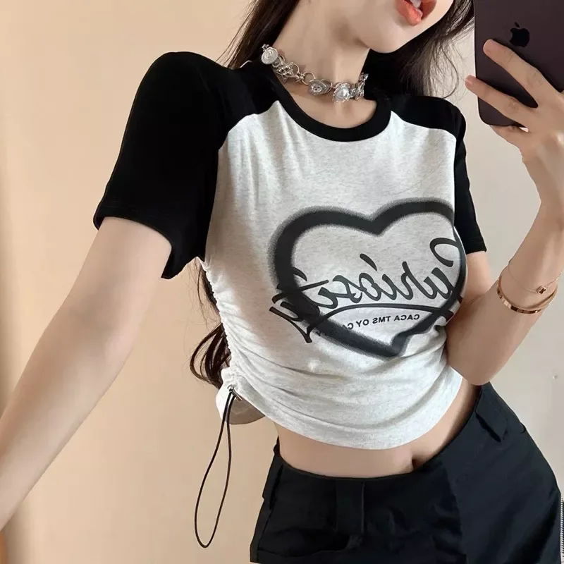 Áo croptop in hình tim phối màu đen trắng xinh tm5