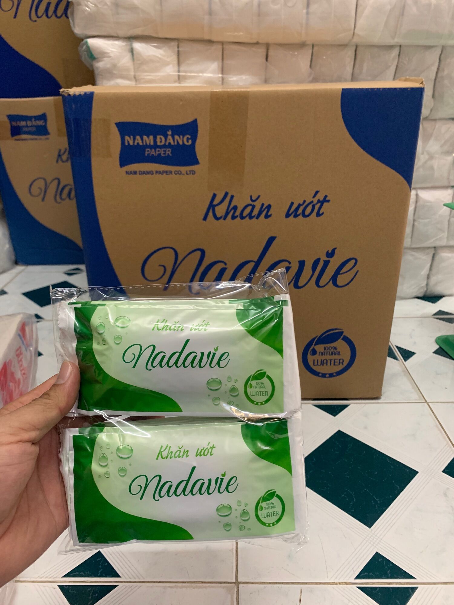 Combo 1 thùng 1000 cái khăn lạnh xanh lá dày nadavie