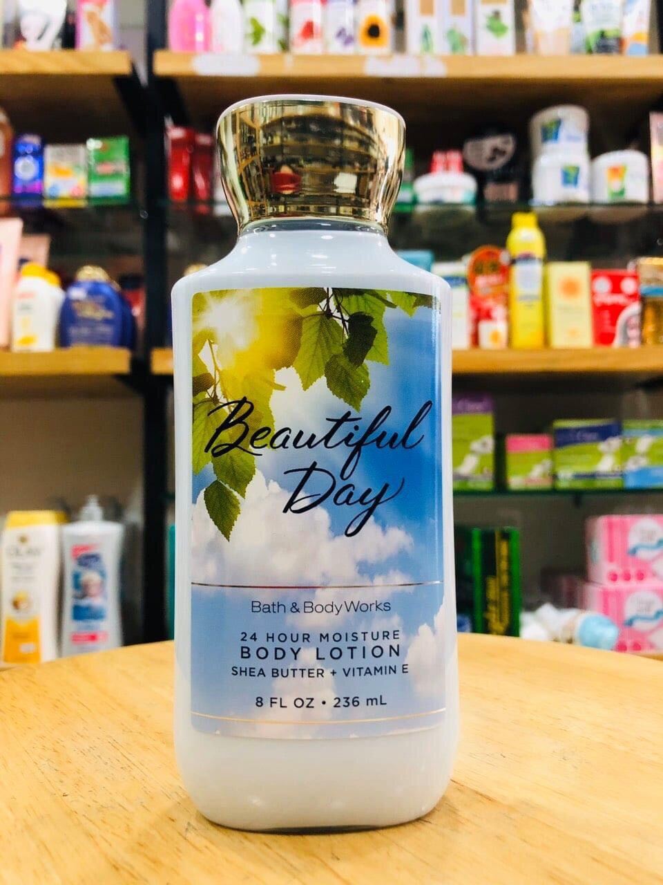 Dưỡng Thể Beautiful Day 24H Bath&Body Works 236Ml