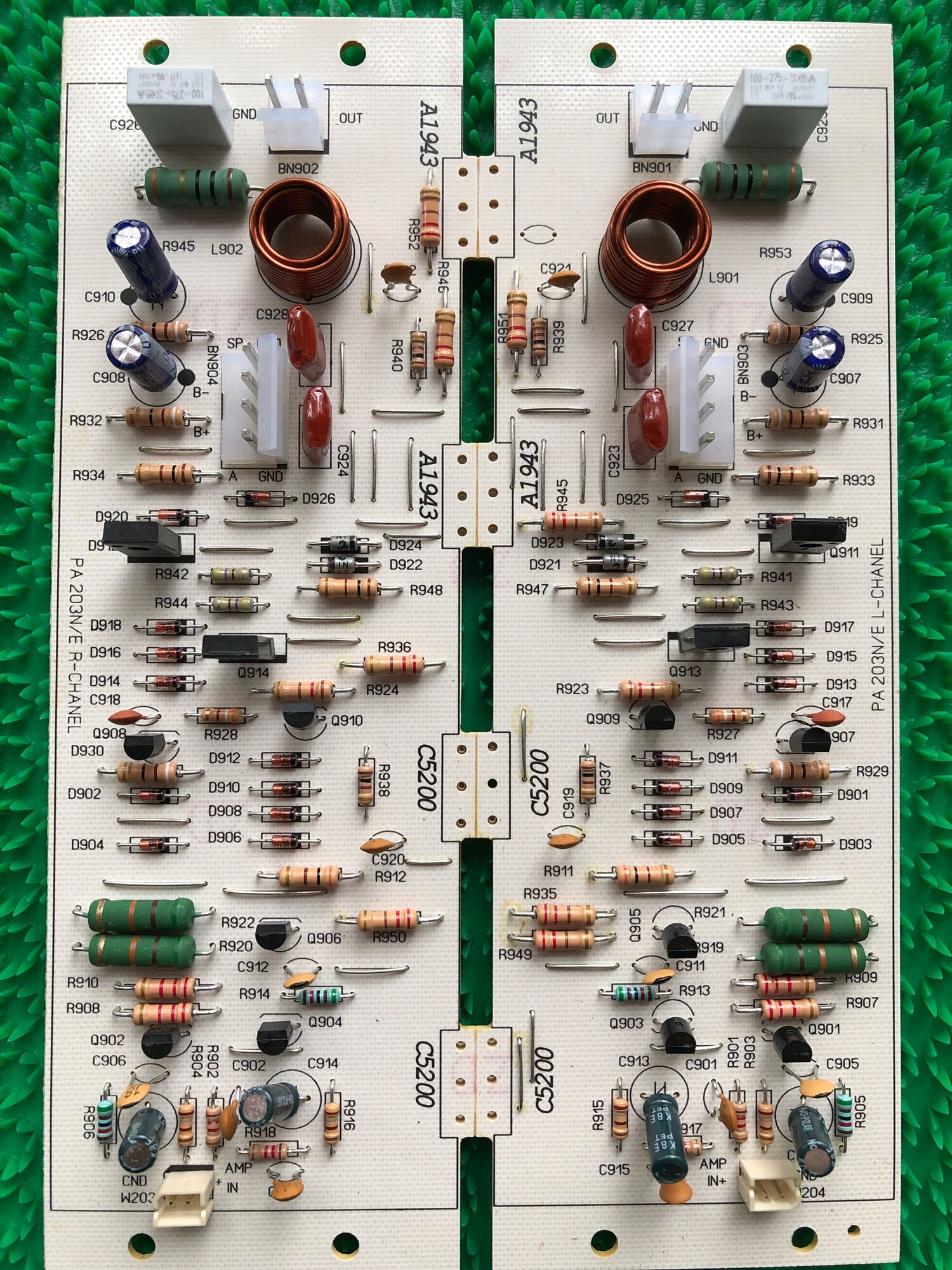 Cặp bo cs 203n dùng sò ac-bd hoặc cặp fet irfp 240-9240.