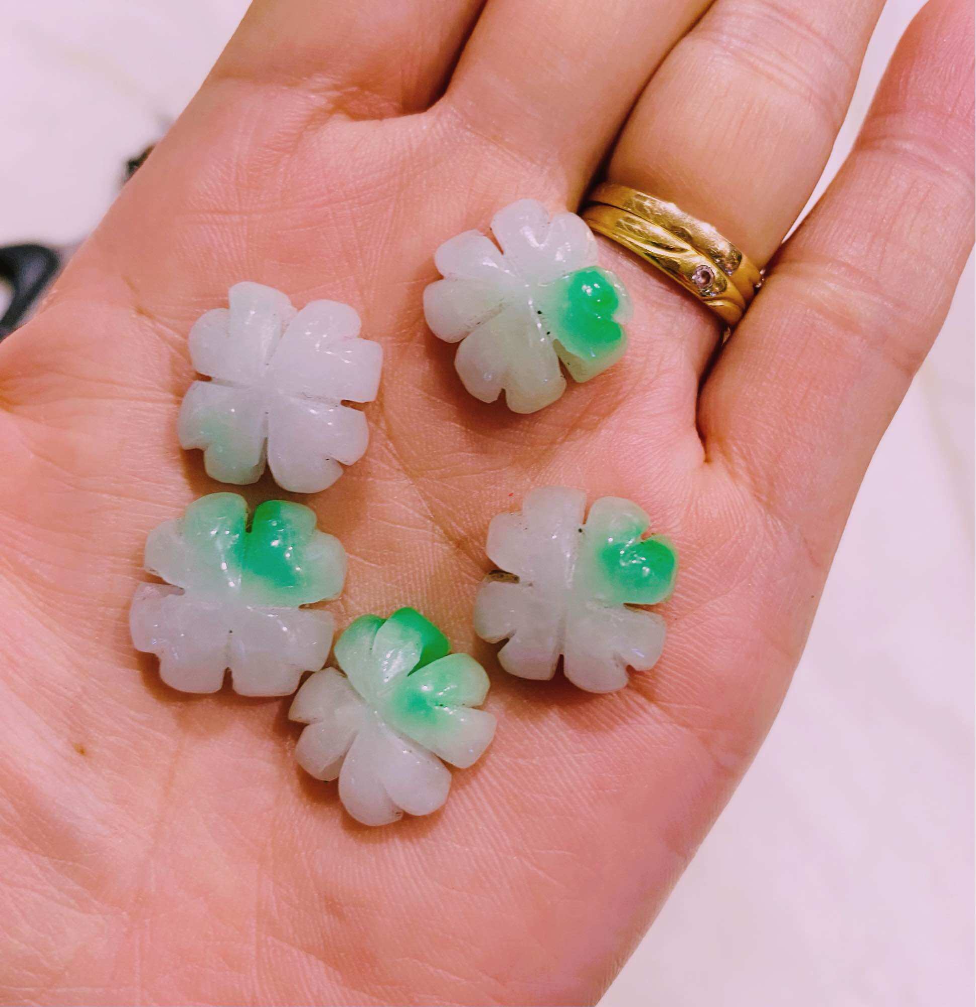 Mặt cỏ 4 lá đá thạch anh tóc vàng thiên nhiên