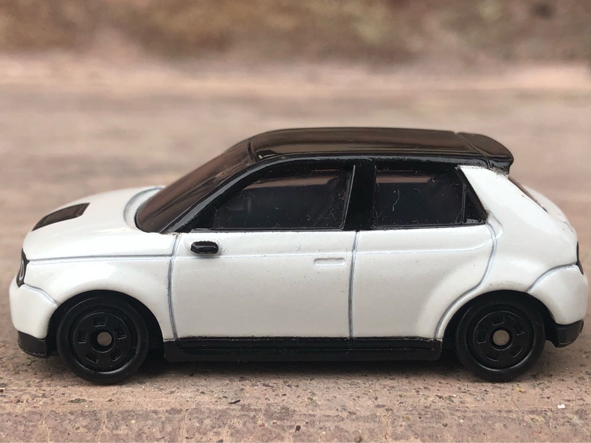 Xe Mô Hình TOMICA 1:64