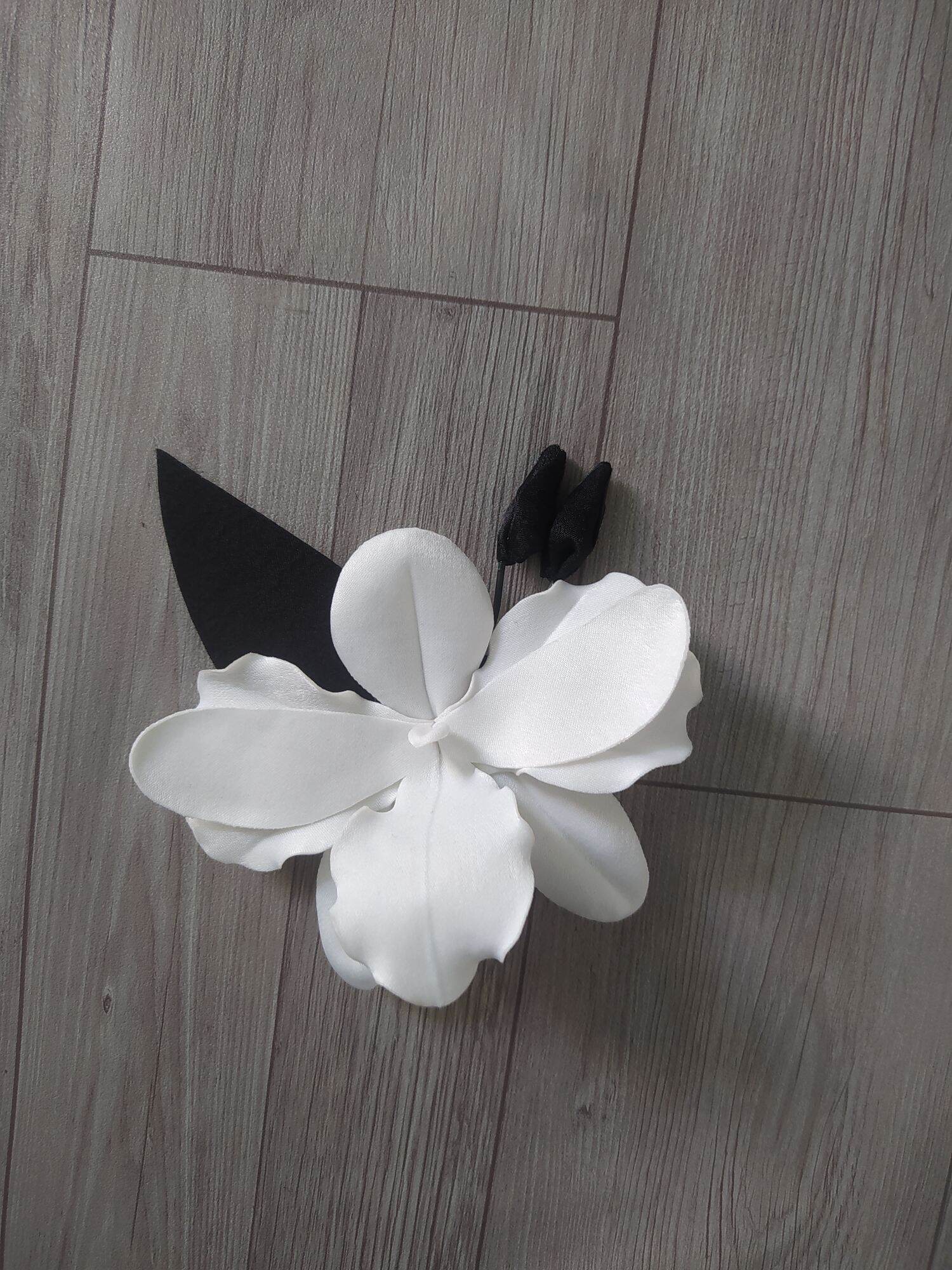 Hoa lan cài áo handmade Canto phối màu