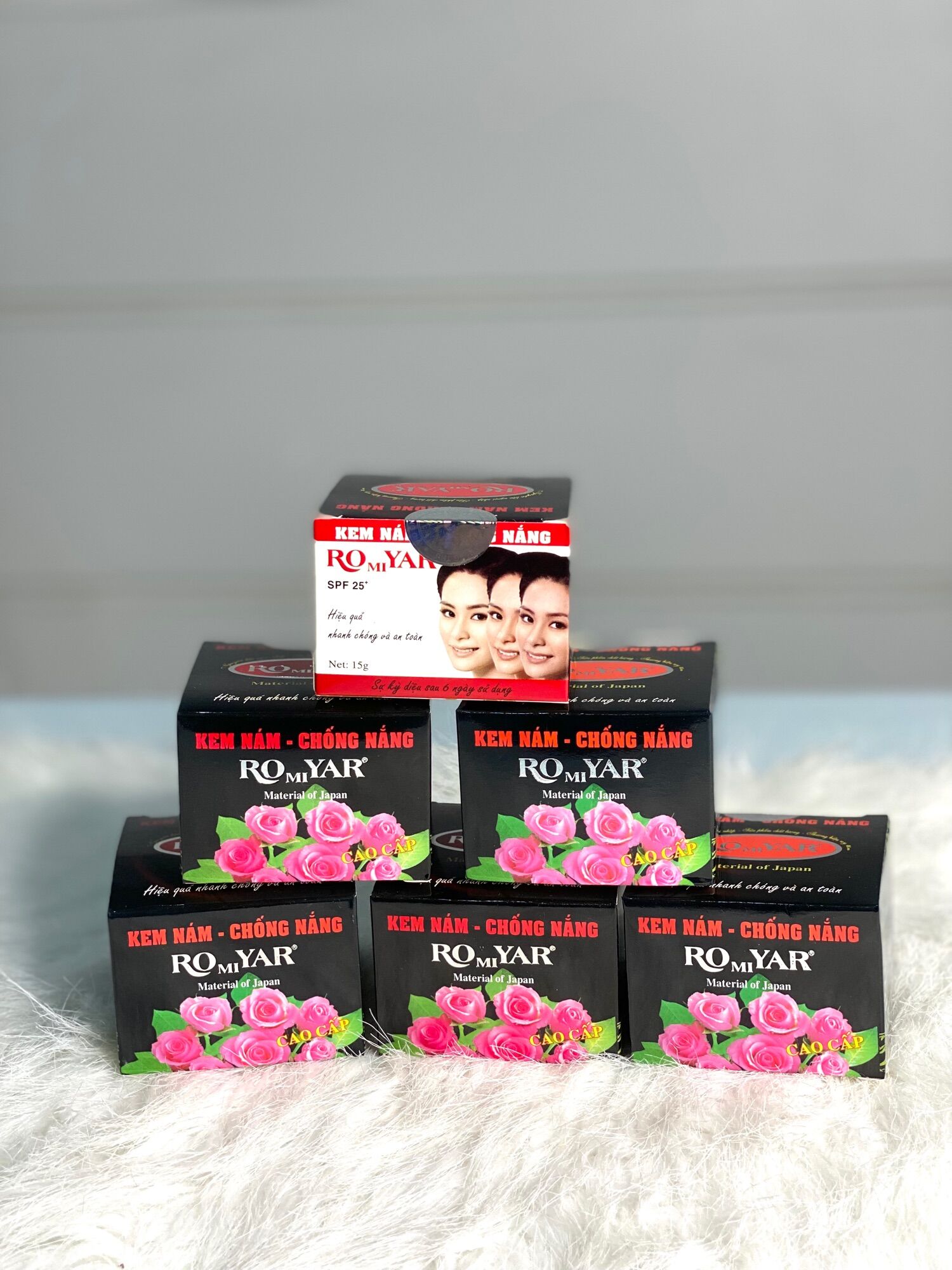 Kem nám chống nắng romiyar ( giá tem mới )