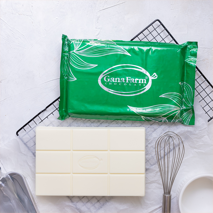 Socola chocolate trắng thượng hạng khối 1kg vị ngọt thanh, hòa quyện với vị thơm socola nồng nàn  dùng phủ bánh, làm nhân hoặc sử dụng trực tiếp