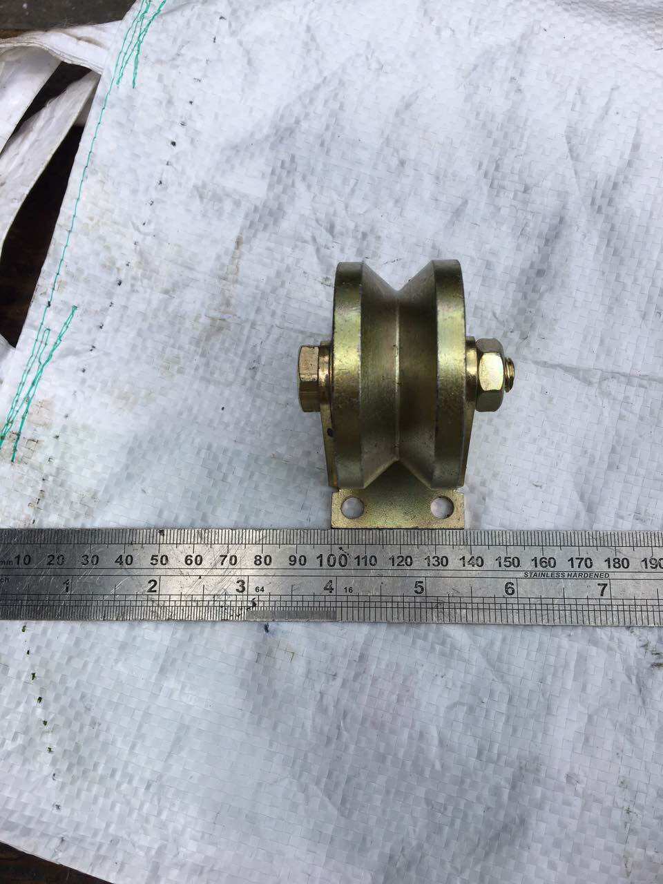 Bánh xe sắt rảnh V