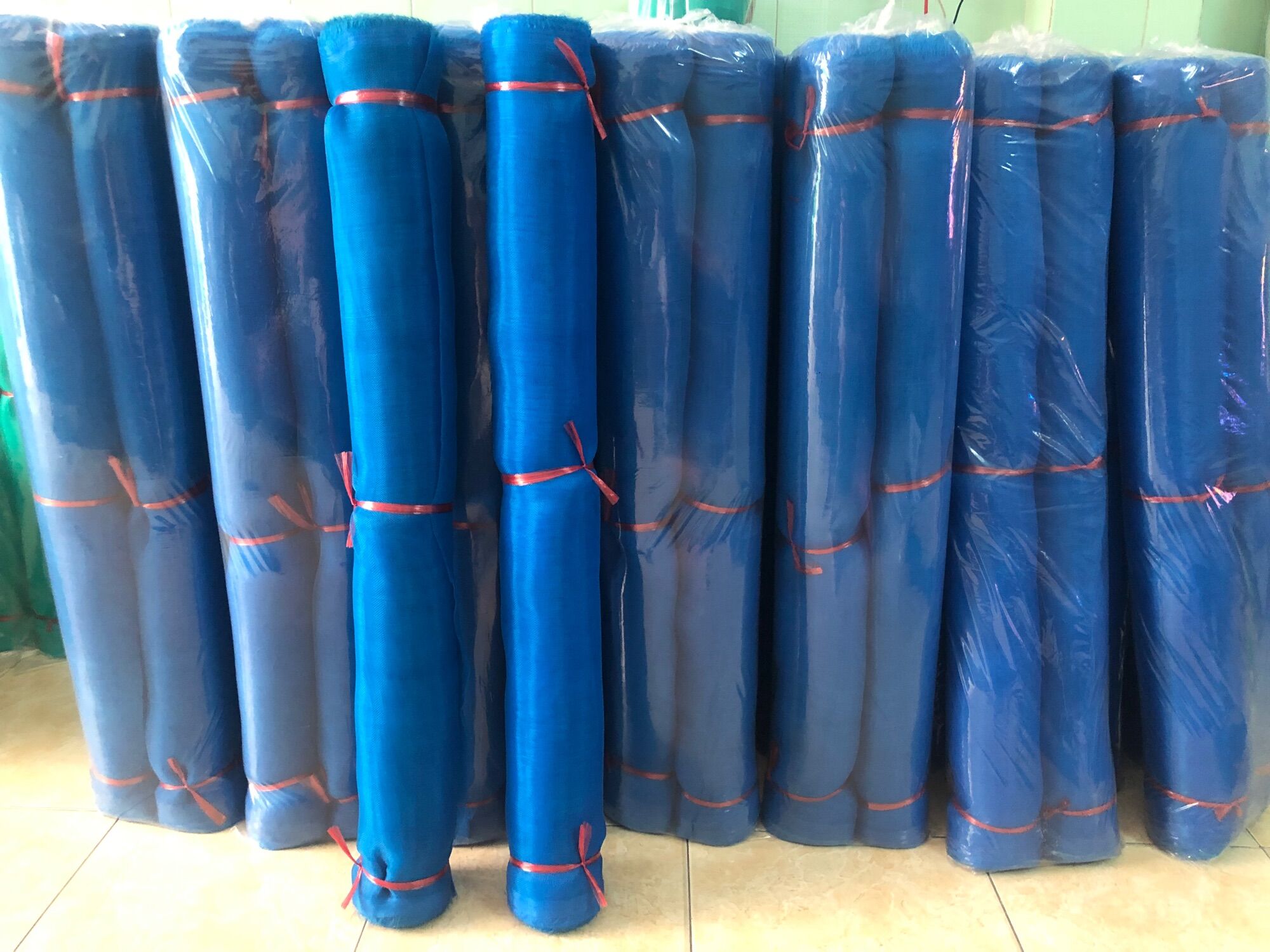 Lưới chắn côn trùng màu xanh dương - Lỗ 1li . Chắn côn trùng, làm nhà kính, nuối cá, trồng rau, che công trình, phơi lúa thóc - cafe,...
