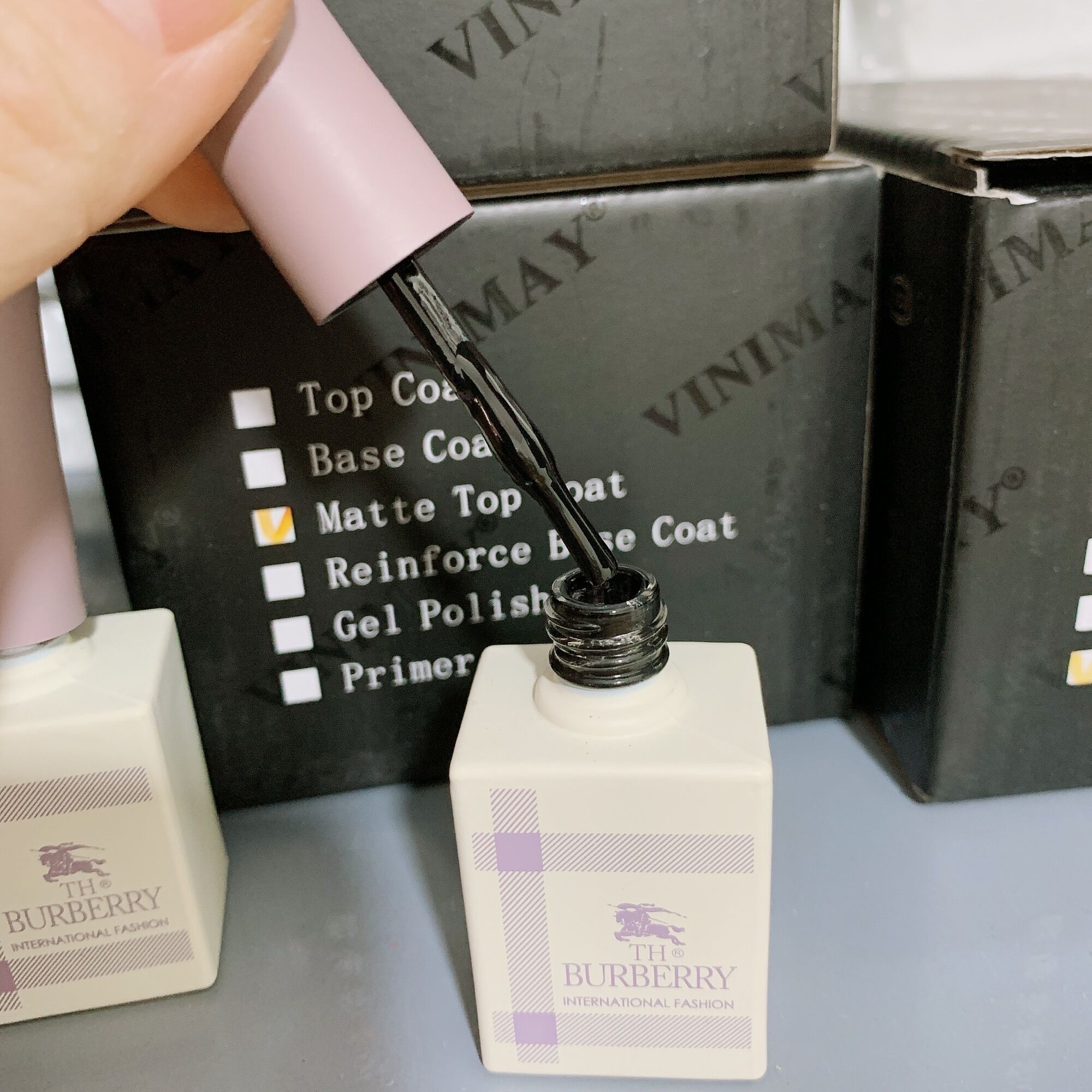 Sơn gel burberry trắng, sơn gel burberry đen, sơn burberry trắng sữa