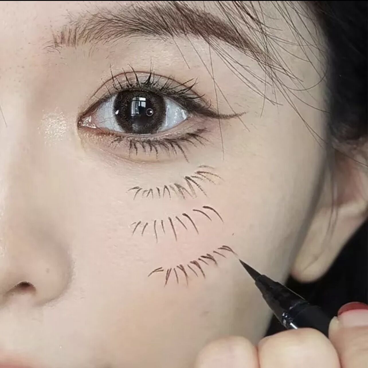 BÚT KẺ MẮT VÂN ĐÁ LAMEILA CHỐNG NƯỚC