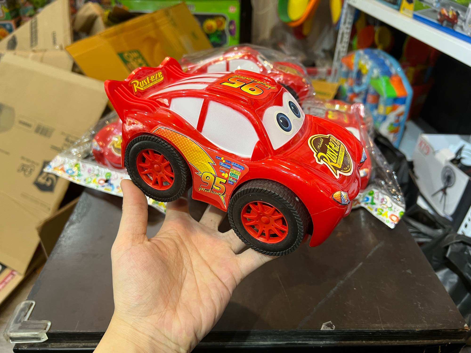 Xe MCqueen Macqueen đỏ NHỰA (ẢNH THẬT)