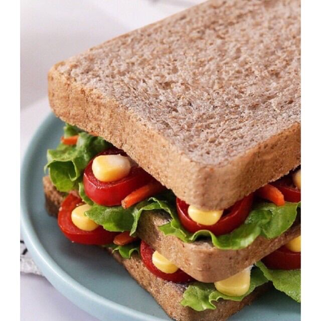 Bánh Mì Đen Lúa Mạch Sandwich Không Đường