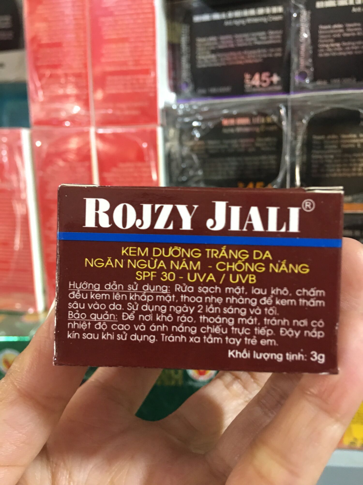 Lẻ 1 hủ kem nâu 3g