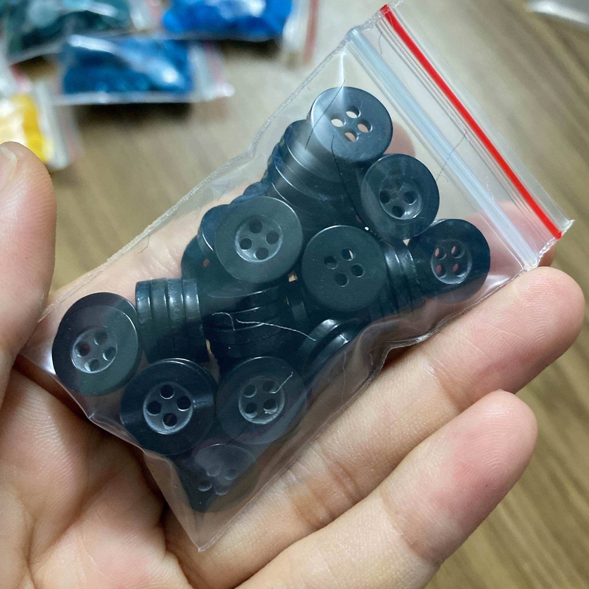 SET 50 NÚT SƠ MI 4 LỖ 1.2cm