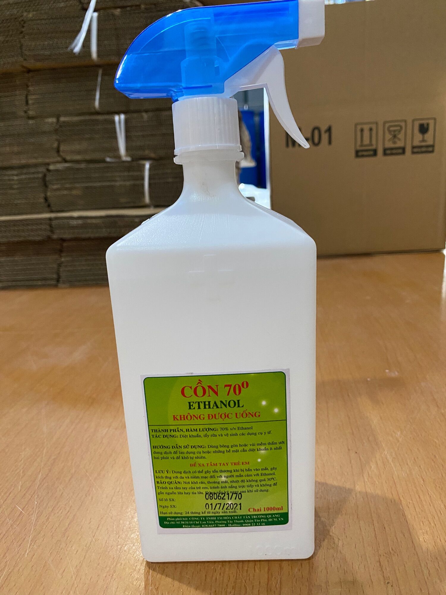 Cồn sát khuẩn , chai vuông có vòi xịt 70,cồn y tế.