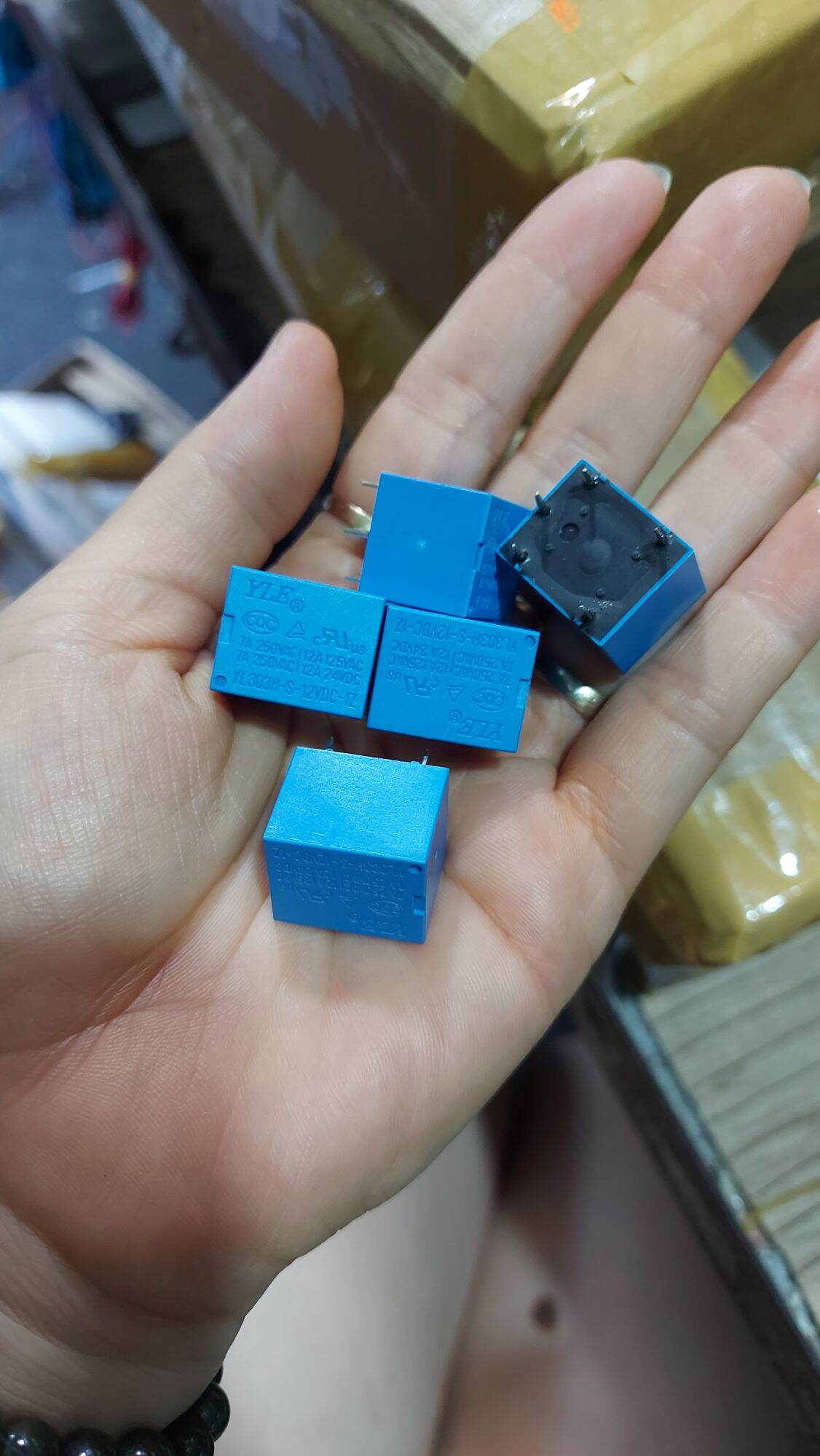 10c rơle 12v/5 chân màu xanh