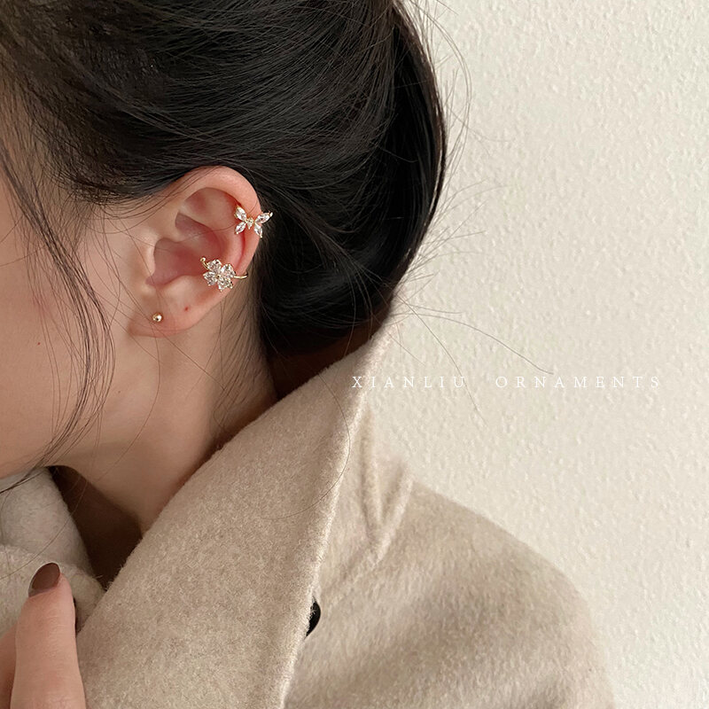 Bấm khuyên tai đẹp dành cho nam và nữ - Xu hướng làm đẹp thời thượng