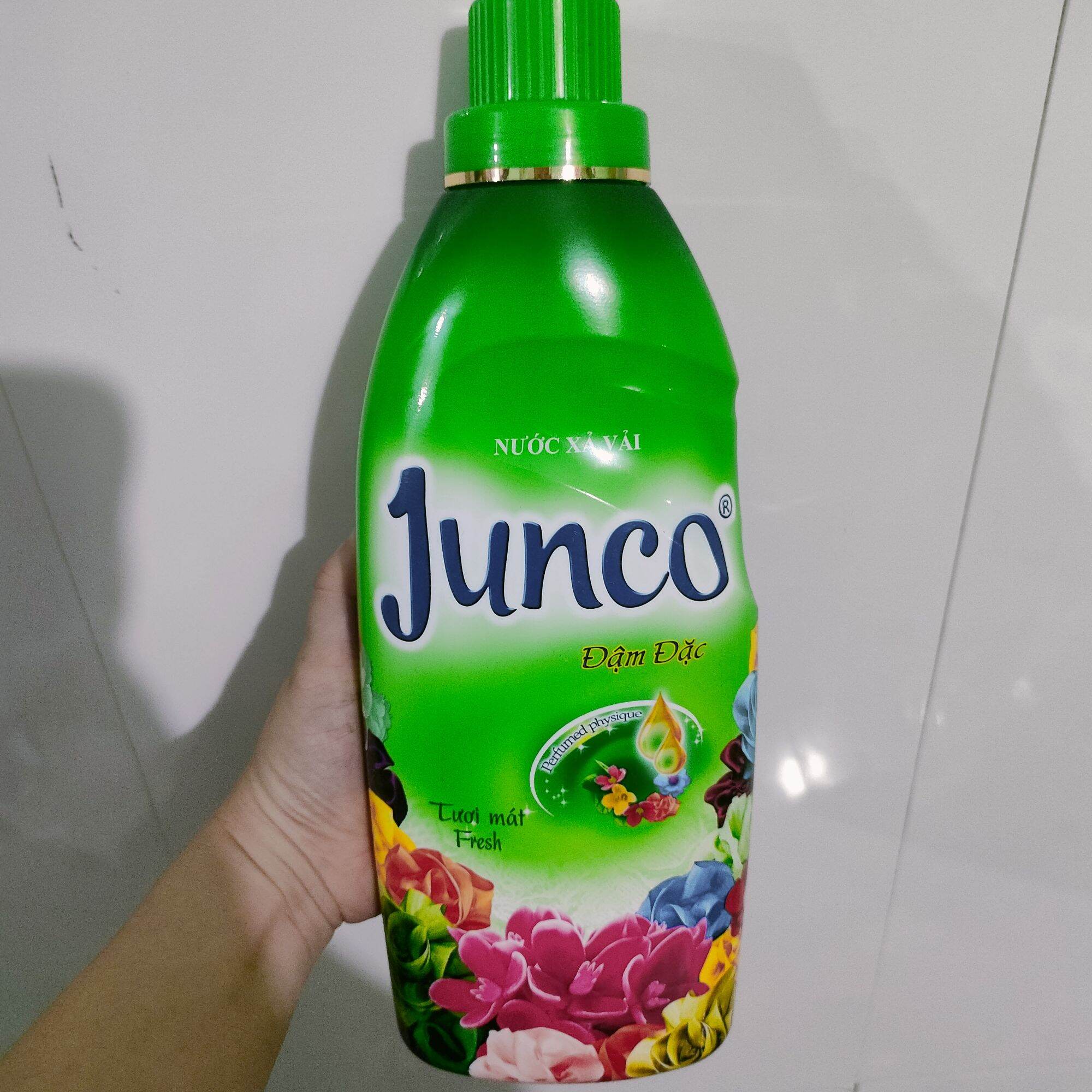 NƯỚC XẢ VẢI JUNCO CHAI 800ml