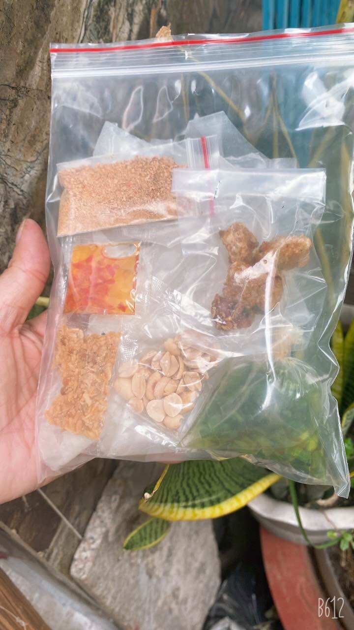 Bánh tráng trộn top mở + mỡ hành