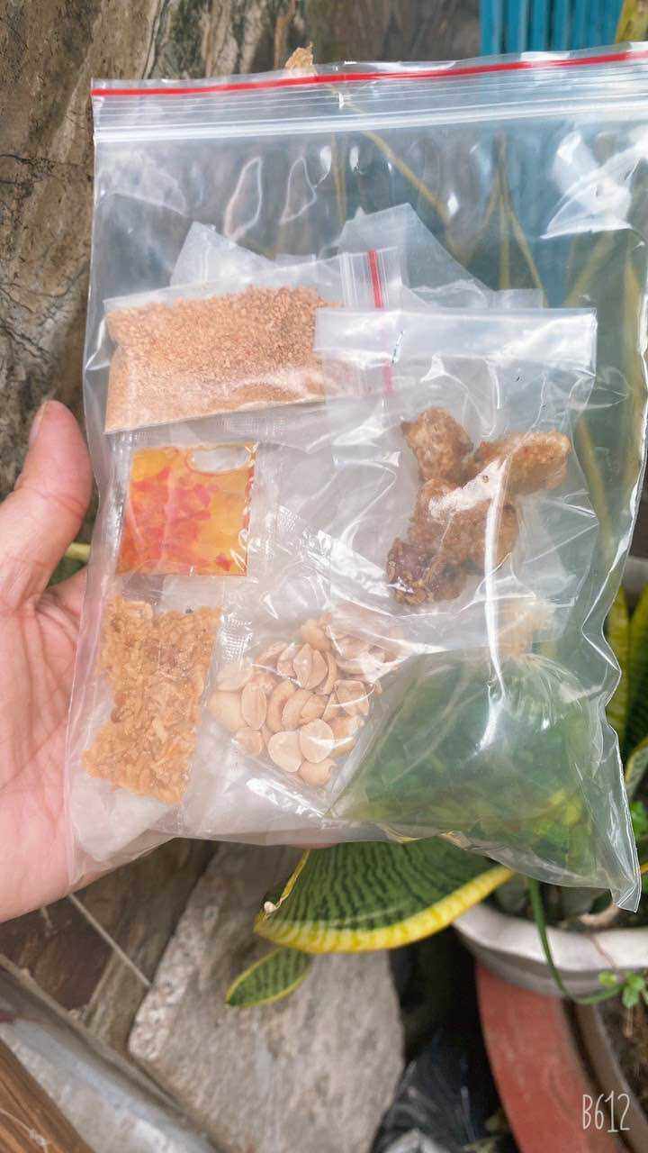 Bánh tráng trộn top mở + mỡ hành