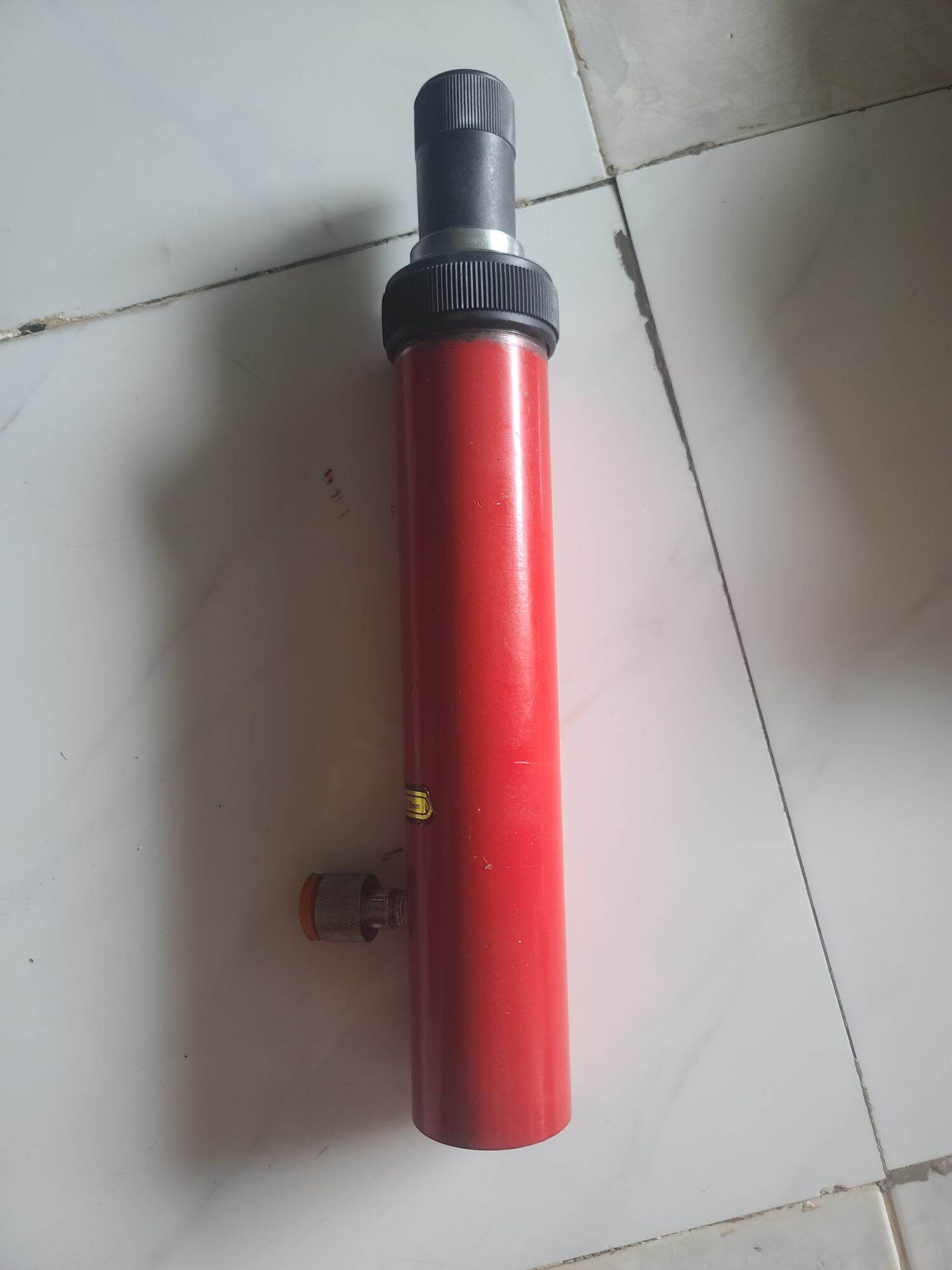 ti đội thủy lực rút và đẩy